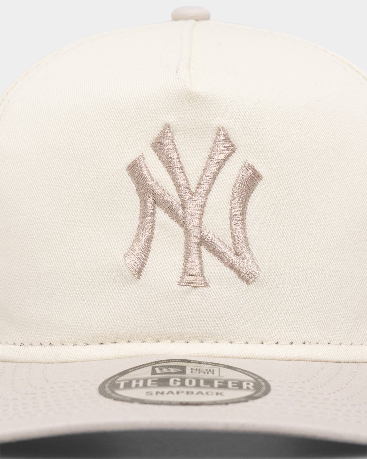 New Era New York Yankees Old Golfer Snapbck Chrome White