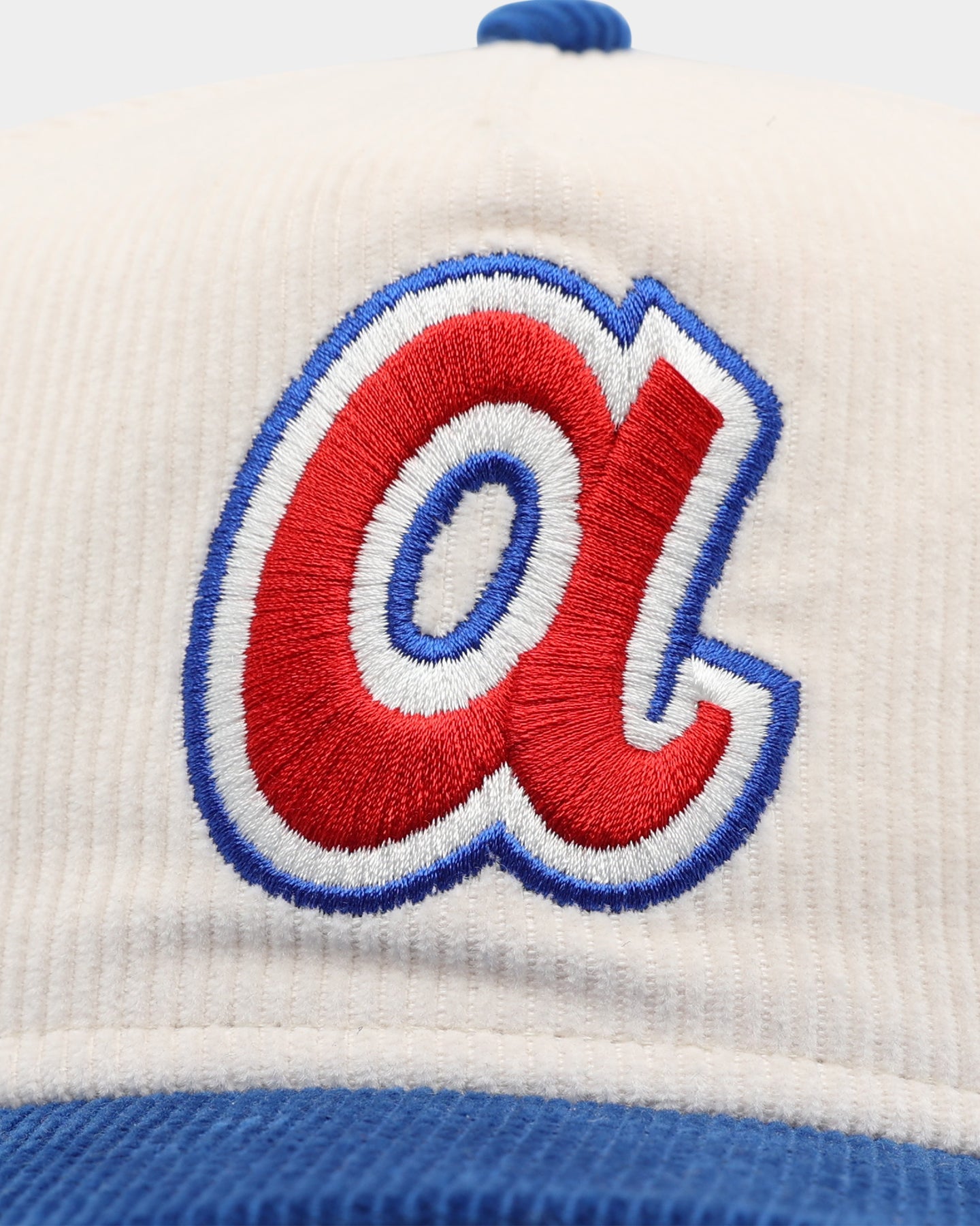New Era Atlanta Braves 'Throwback Corduroy' Golfer Snapback White