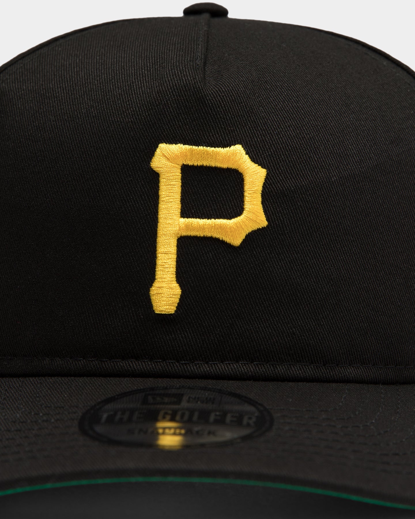 New Era Men's Pittsburgh Pirates Mini Logo Old Golfer Snapback Black/OTC