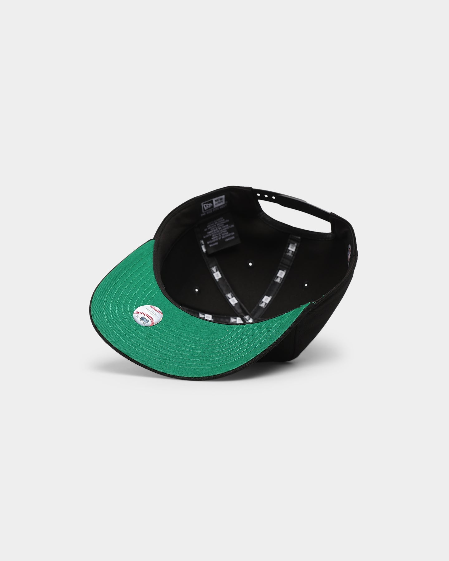 New Era Men's Chicago White Sox Mini Logo Old Golfer Snapback Black/OTC