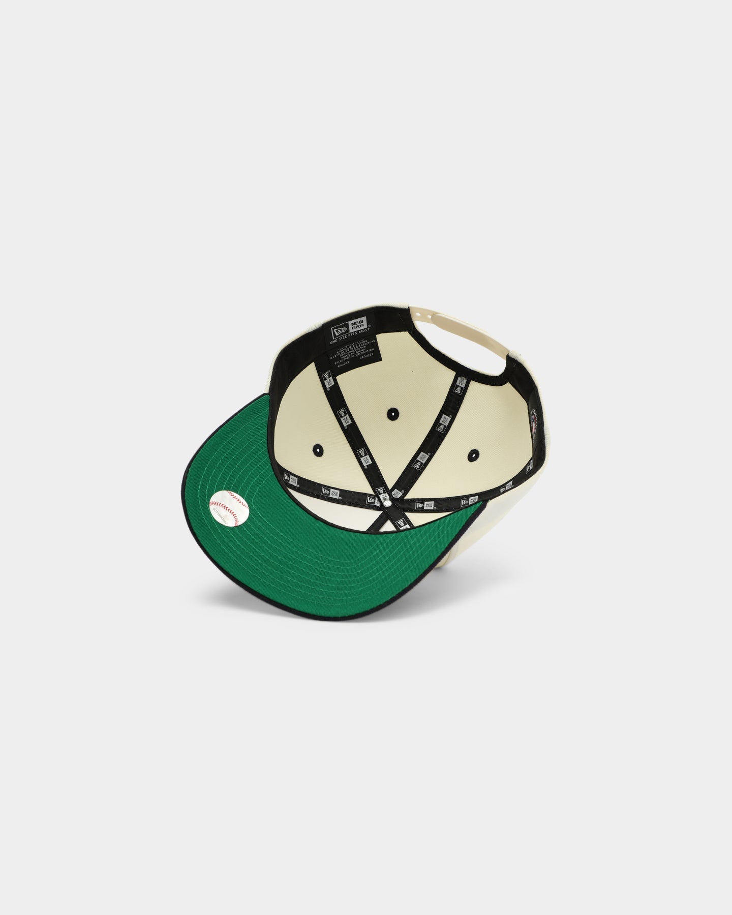 New Era New York Yankees Old Golfer Snapback Off White