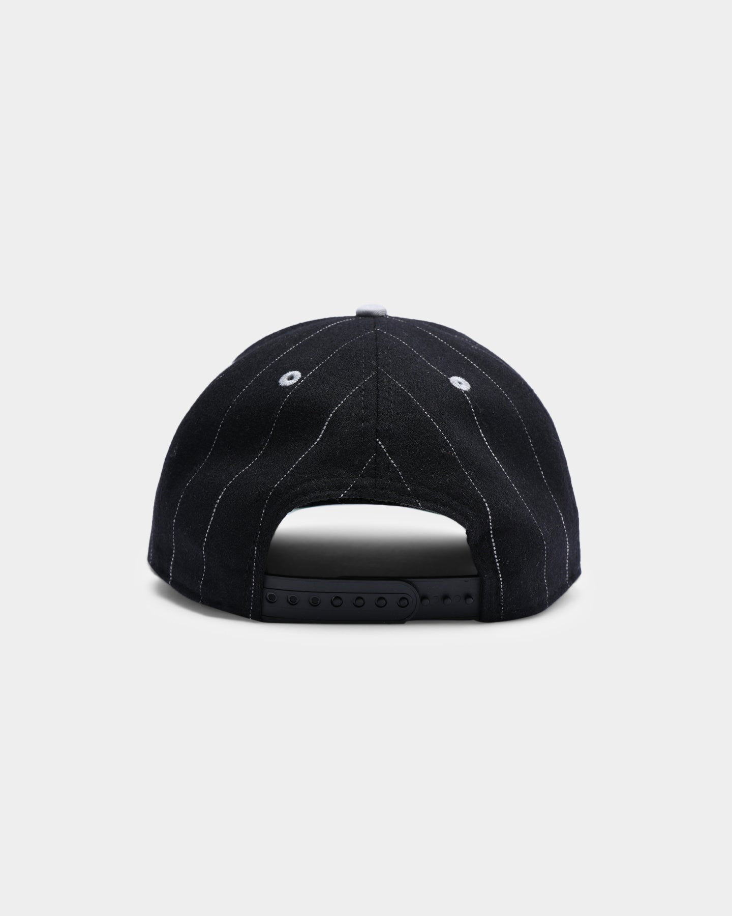 New Era San Antonio Spurs Pinstripe 2 Tone Old Golfer Snapback Pinstripe