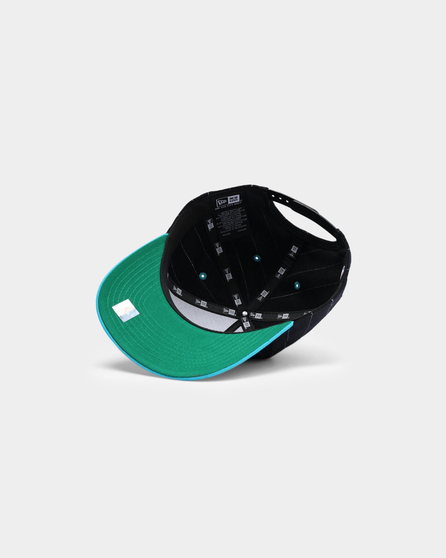 New Era Charlotte Hornets Pinstripe 2 Tone Old Golfer Snapback Pinstripe
