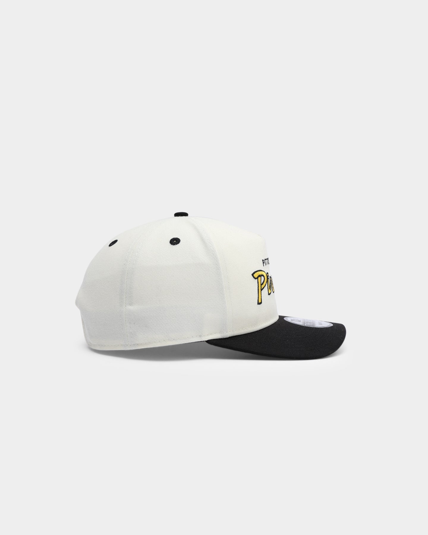 New Era Pittsburgh Pirates Off White Script Old Golfer Snapback Off White