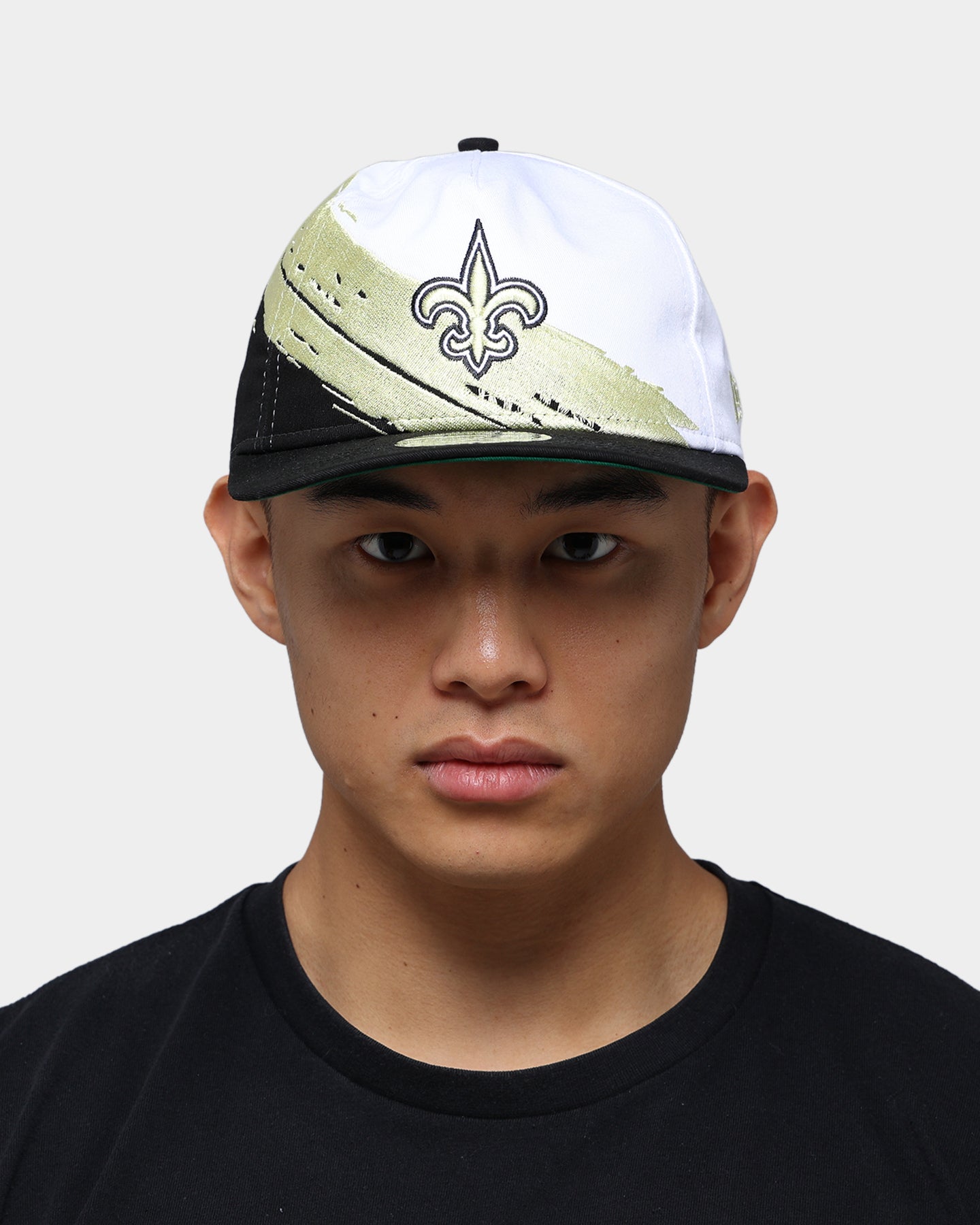 New Era New Orleans Saints Paint Stripe Old Golfer Snapback Paint Brush