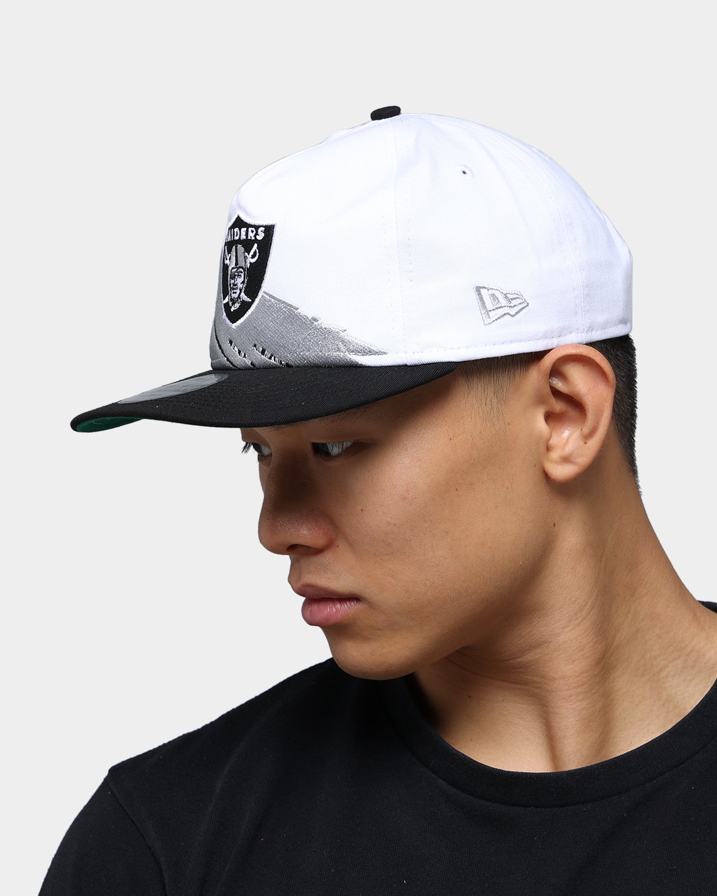 New Era Las Vegas Raiders Paint Stripe Old Golfer Snapback Paint Brush