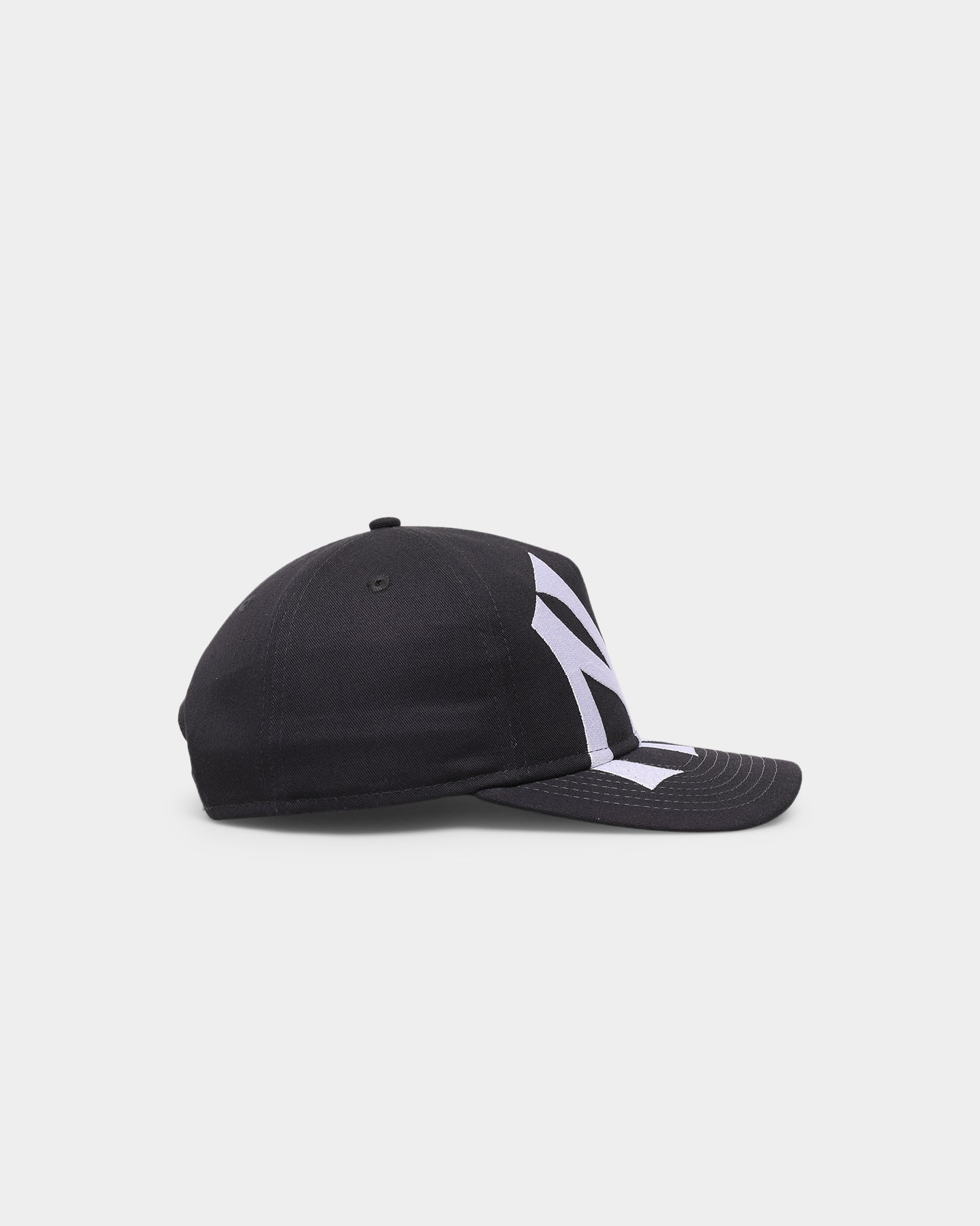 New Era New York Yankees 'Oversized Team Logo' Old Golfer Snapback Navy/White