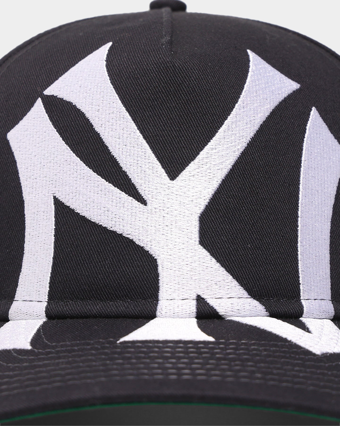 New Era New York Yankees 'Oversized Team Logo' Old Golfer Snapback Navy/White