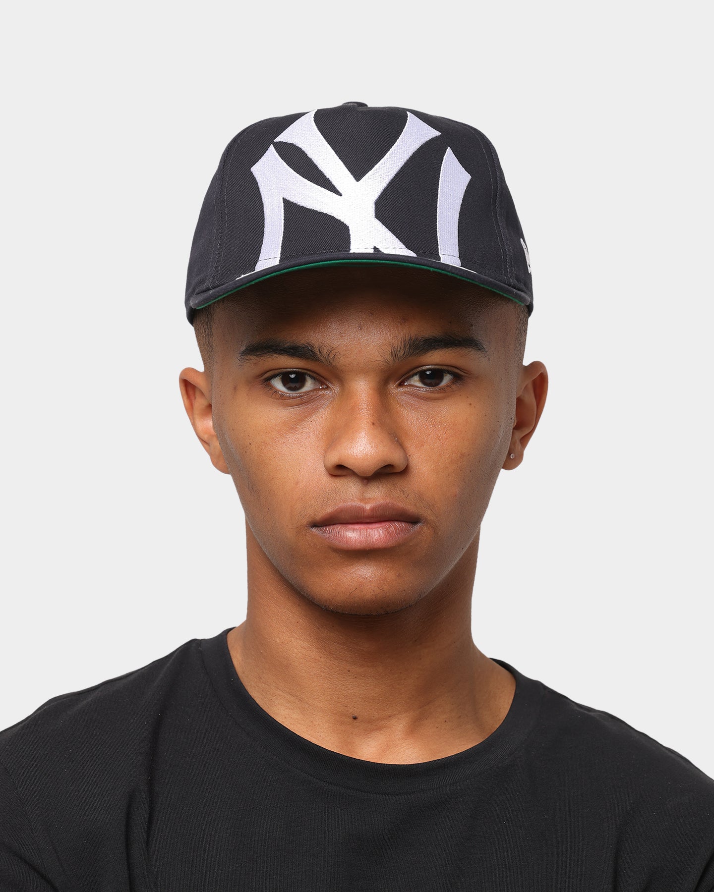 New Era New York Yankees 'Oversized Team Logo' Old Golfer Snapback Navy/White