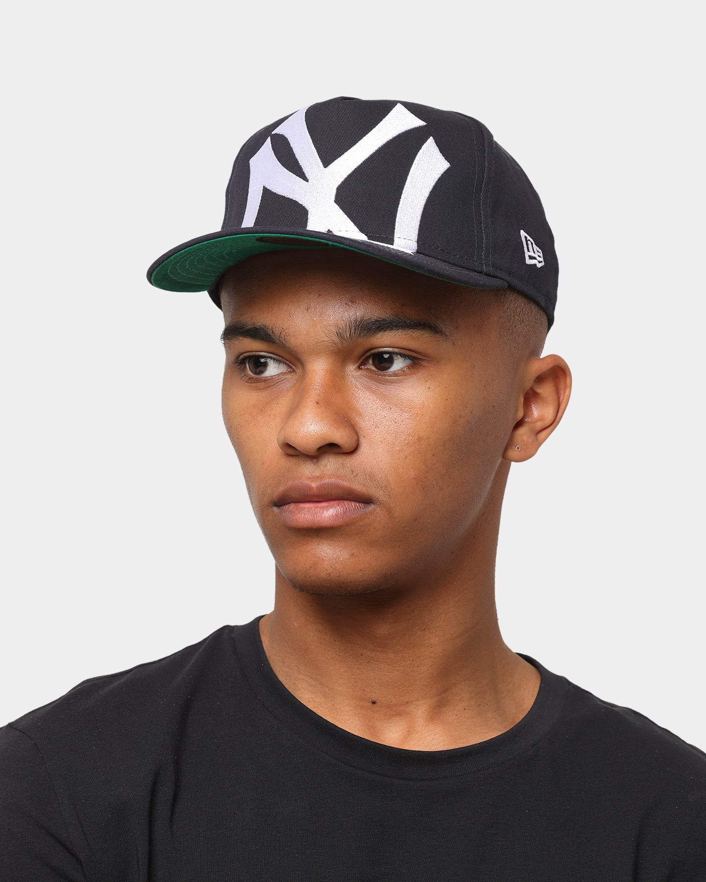 New Era New York Yankees 'Oversized Team Logo' Old Golfer Snapback Navy/White