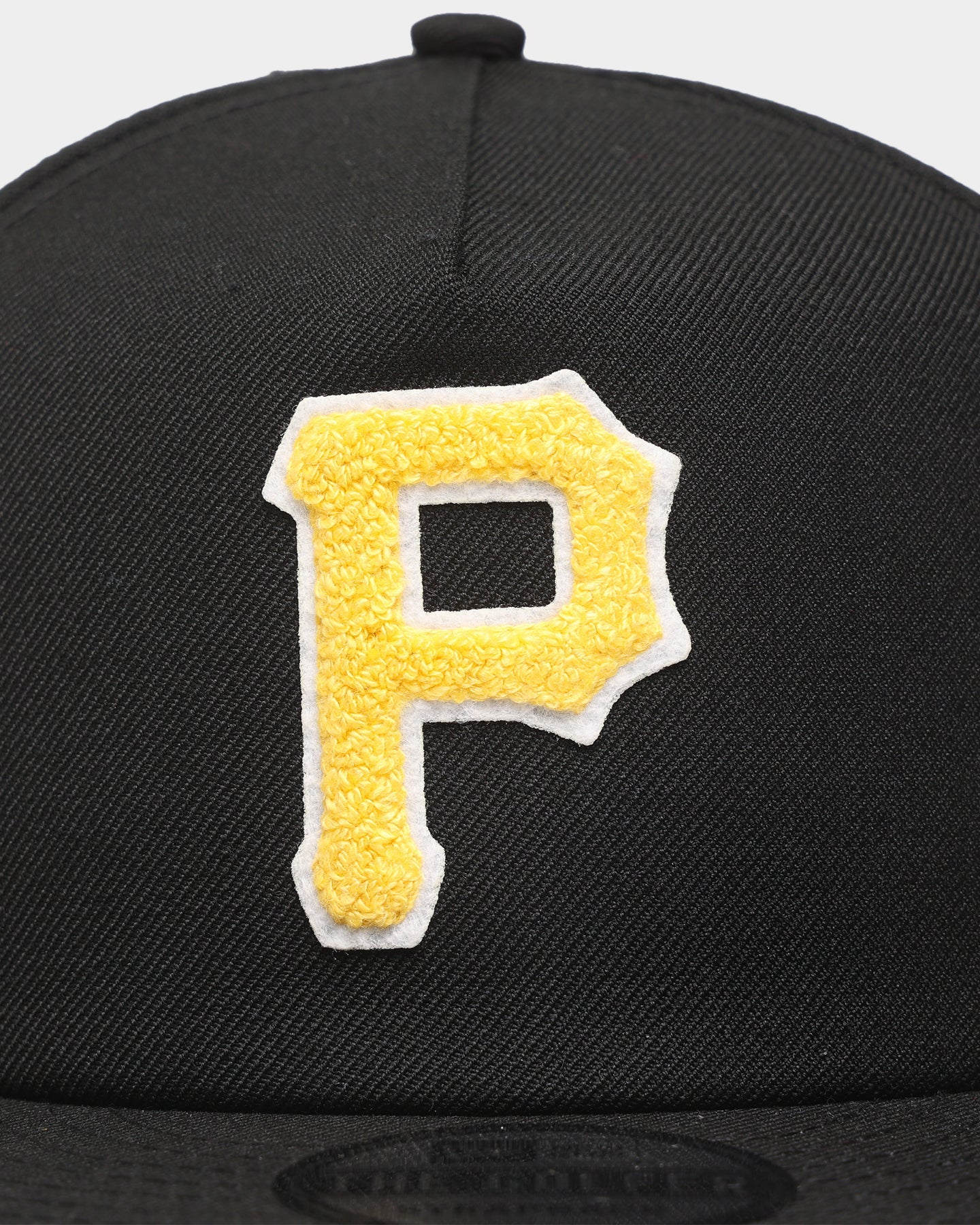New Era Pittsburgh Pirates 'Chenille' The Golfer Strapback Black