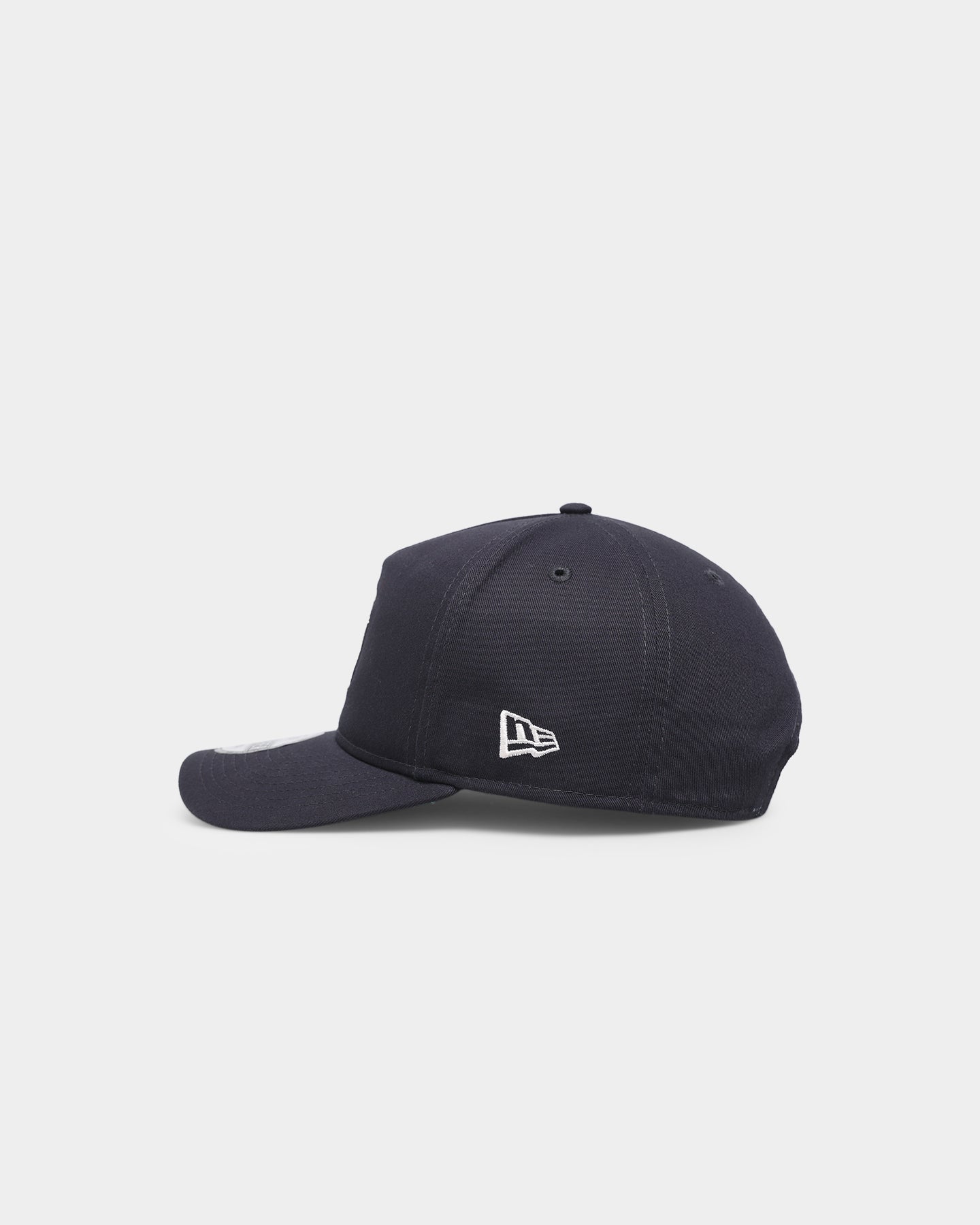 New Era New York Yankees 'Chainstitch Team Logo' Old Golfer Snapback Original Team Colours