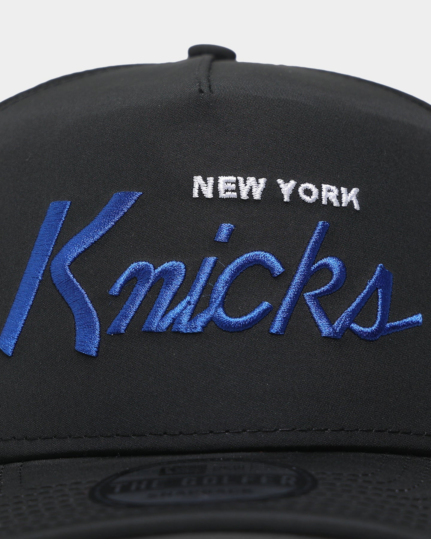 New Era New York Knicks 'Black Team Script' Prolight Old Golfer Snapback Black