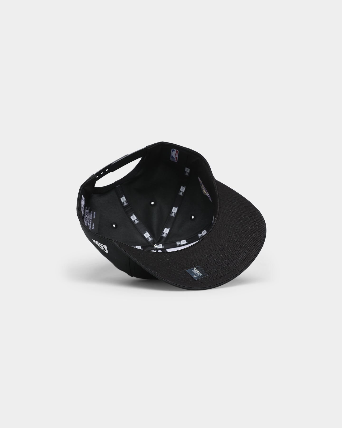 New Era Los Angeles Lakers 'Black Team Script' Prolight Old Golfer Black