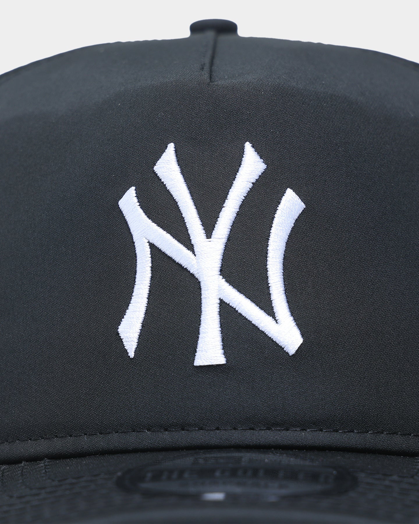 New Era New York Yankees 1999 'Black & White World Series' Prolight Old Golfer Snapback Black/White