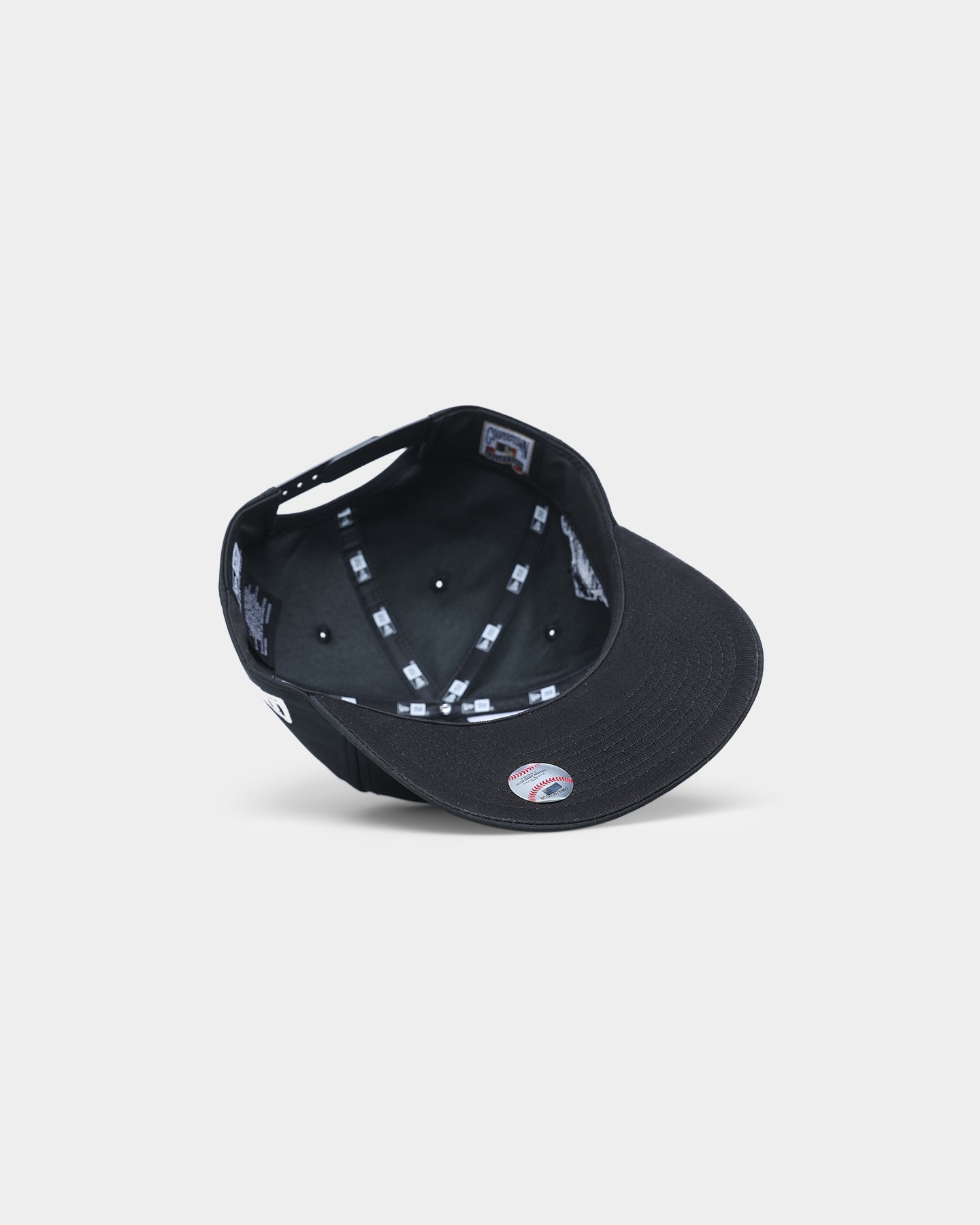 New Era New York Yankees 1999 'Black & White World Series' Prolight Old Golfer Snapback Black/White