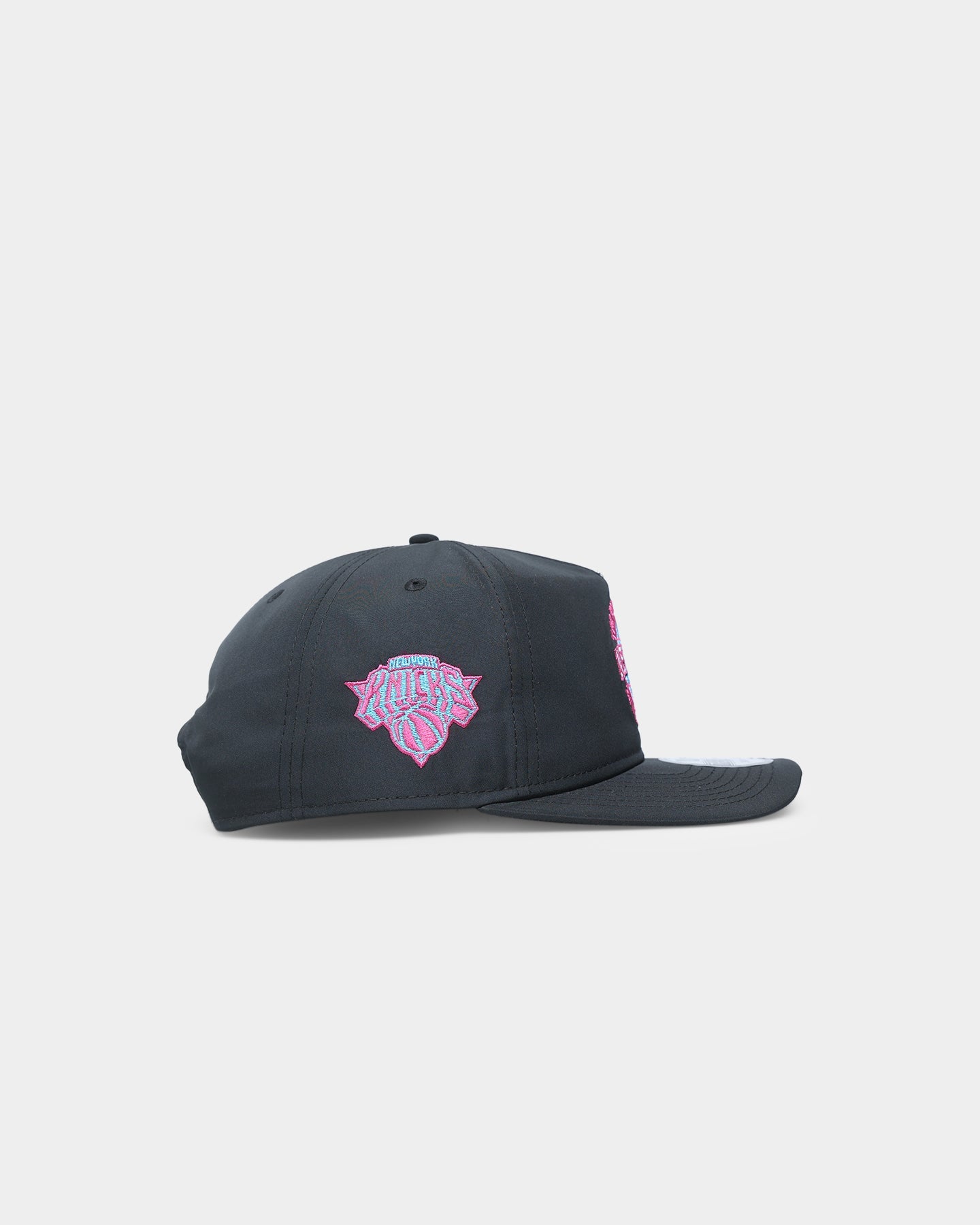 New Era New York Knicks 'Neon Nights' Prolight Old Golfer Snapback Black/Neon