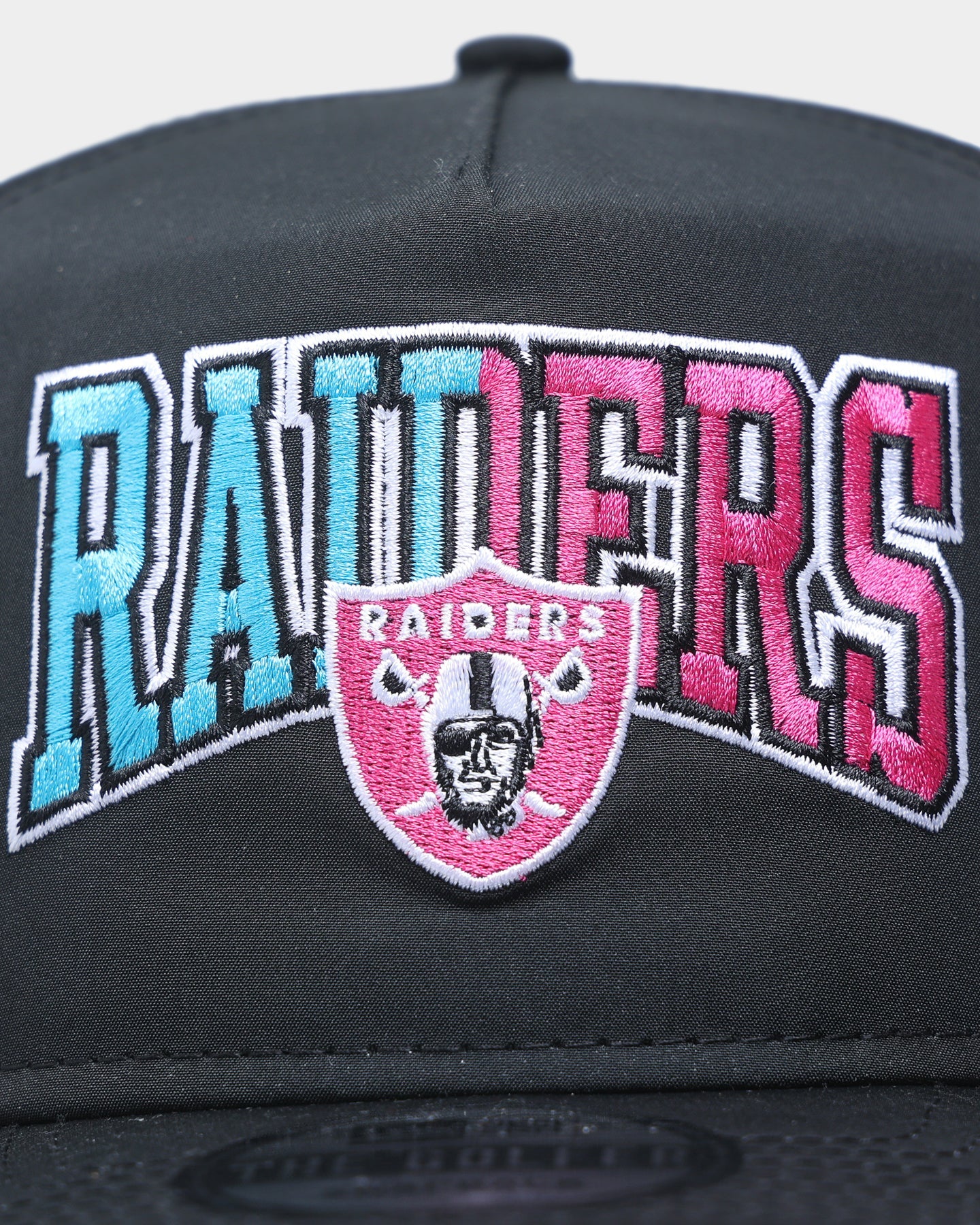New Era Las Vegas Raiders 'Neon Nights' Prolight Old Golfer Snapback Black/Neon