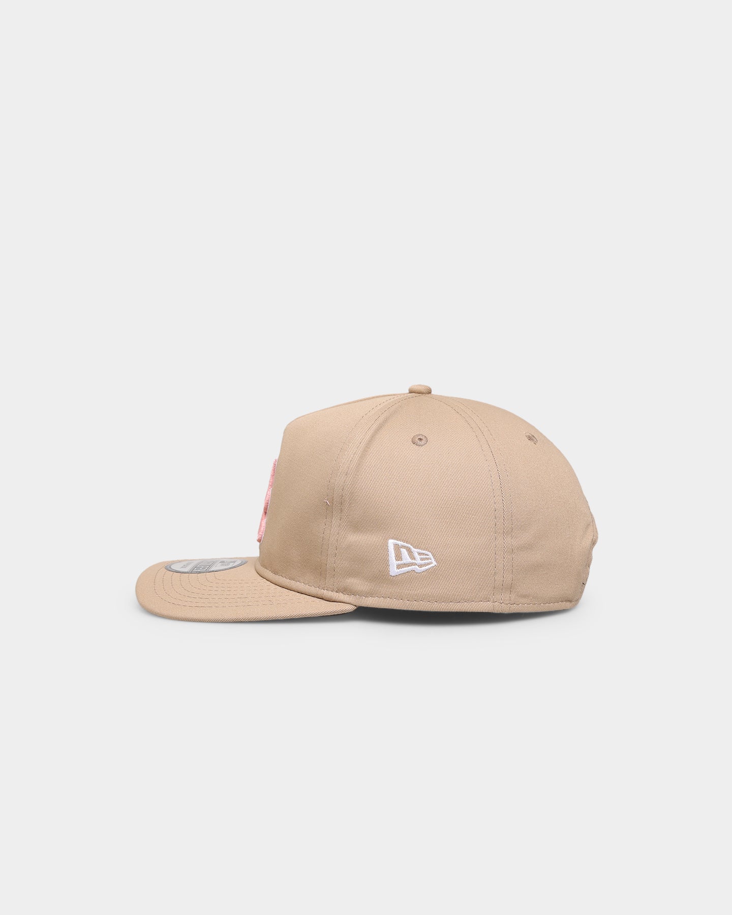 New Era Atlanta Braves 'Tumbleweed Sundae' Old Golfer Snapback Khaki/Pink