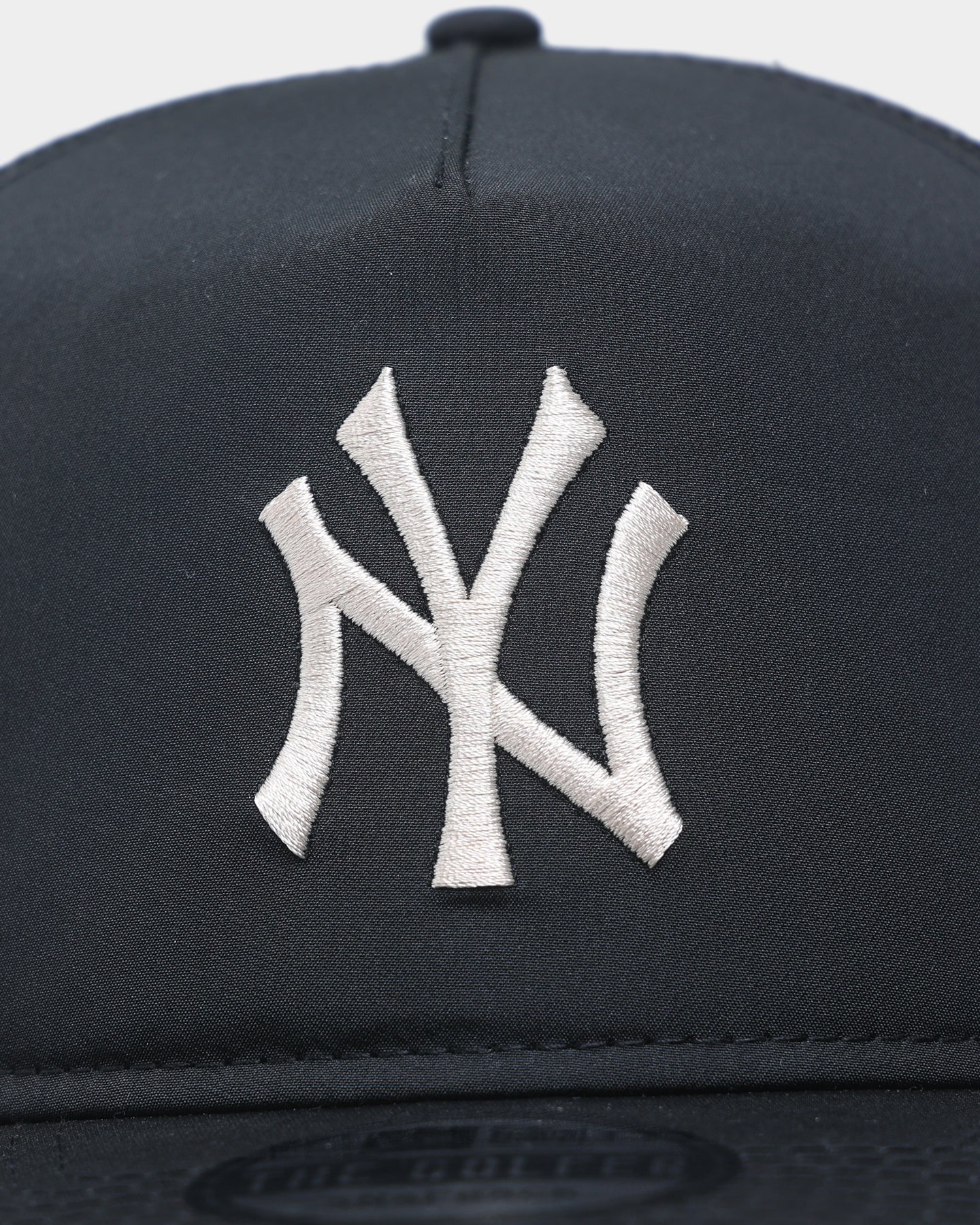 New Era New York Yankees 'Black Stone' Prolight Golfer Trucker Snapback Black/Stone