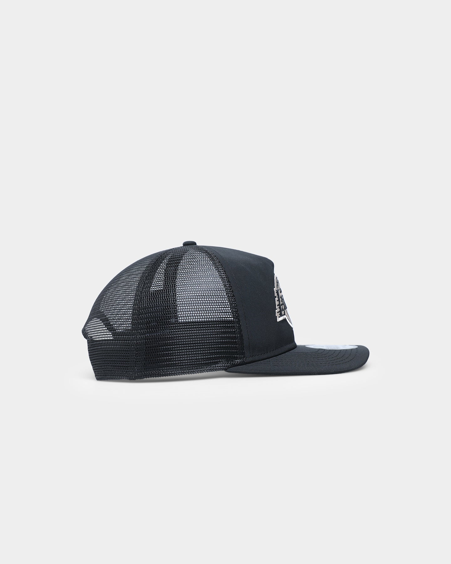 New Era Los Angeles Lakers 'Black Stone' Prolight Golfer Trucker Snapback Black/Stone