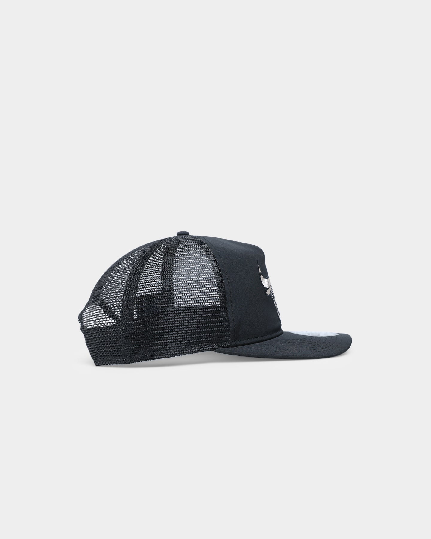 New Era Chicago Bulls 'Black Stone' Prolight Golfer Trucker