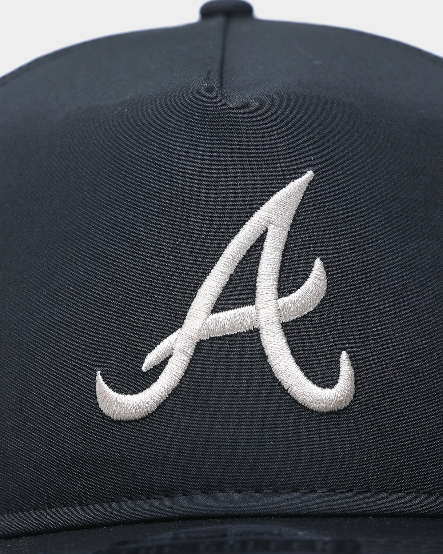 New Era Atlanta Braves 'Black Stone' Prolight Golfer Trucker