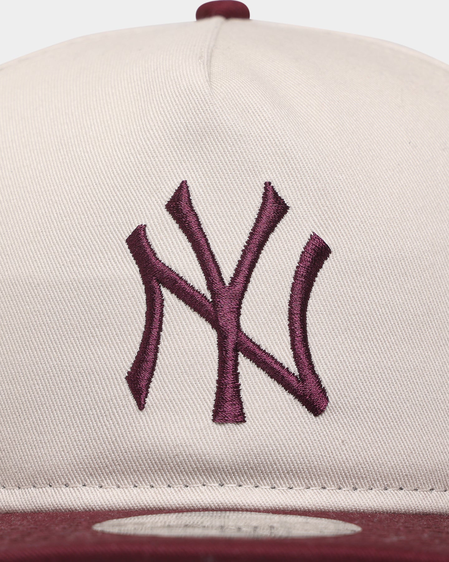 New Era New York Yankees Old Golfer Snapback Stone/Maroon
