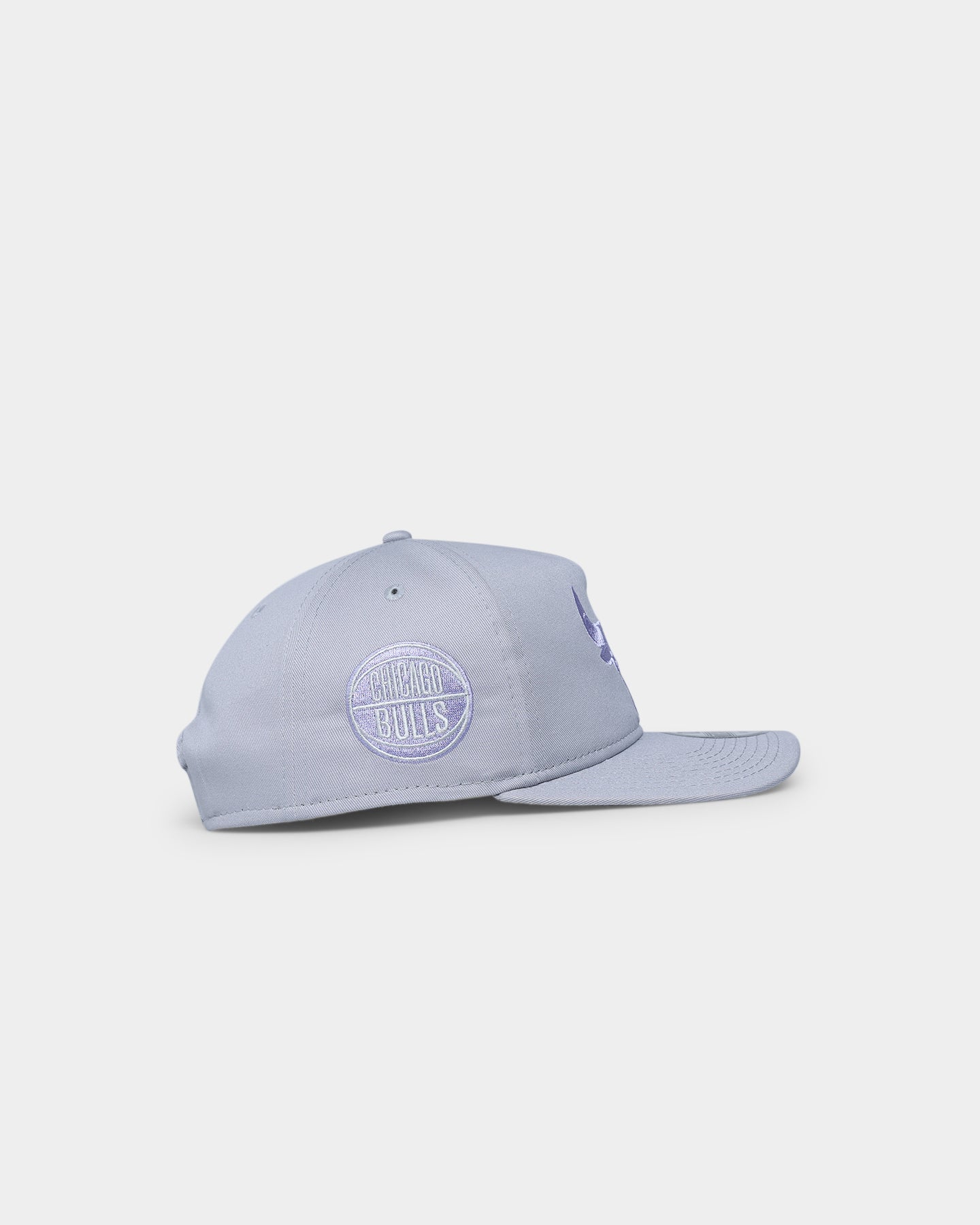 New Era Chicago Bulls "Purple Smoke" Old Golfer Snapback Grey Lavender
