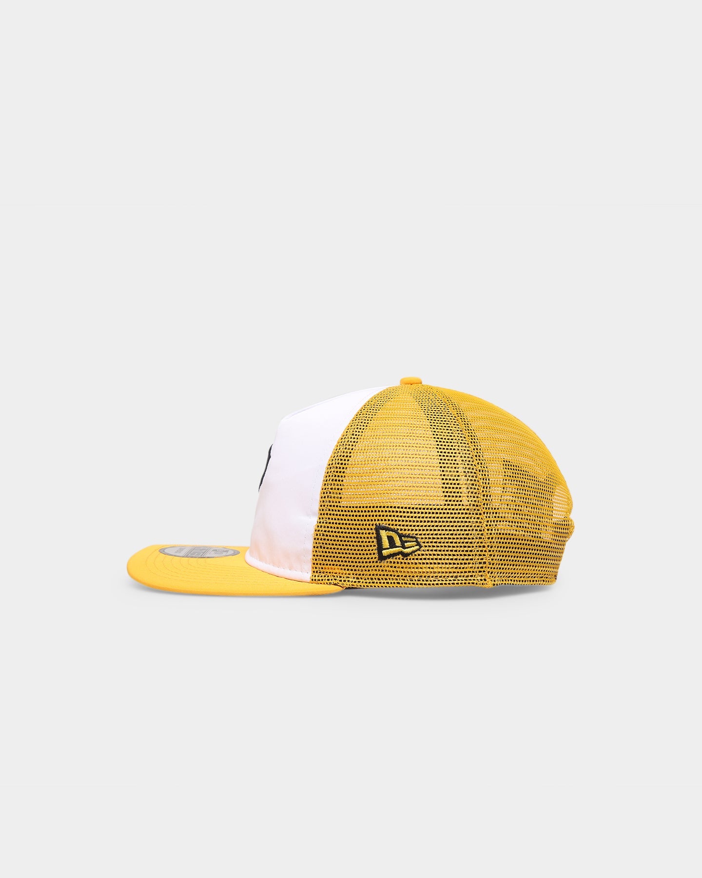 New Era Pittsburg Pirates 'Team Two-Tone' Prolight Old Golfer Trucker Snapback White/OTC
