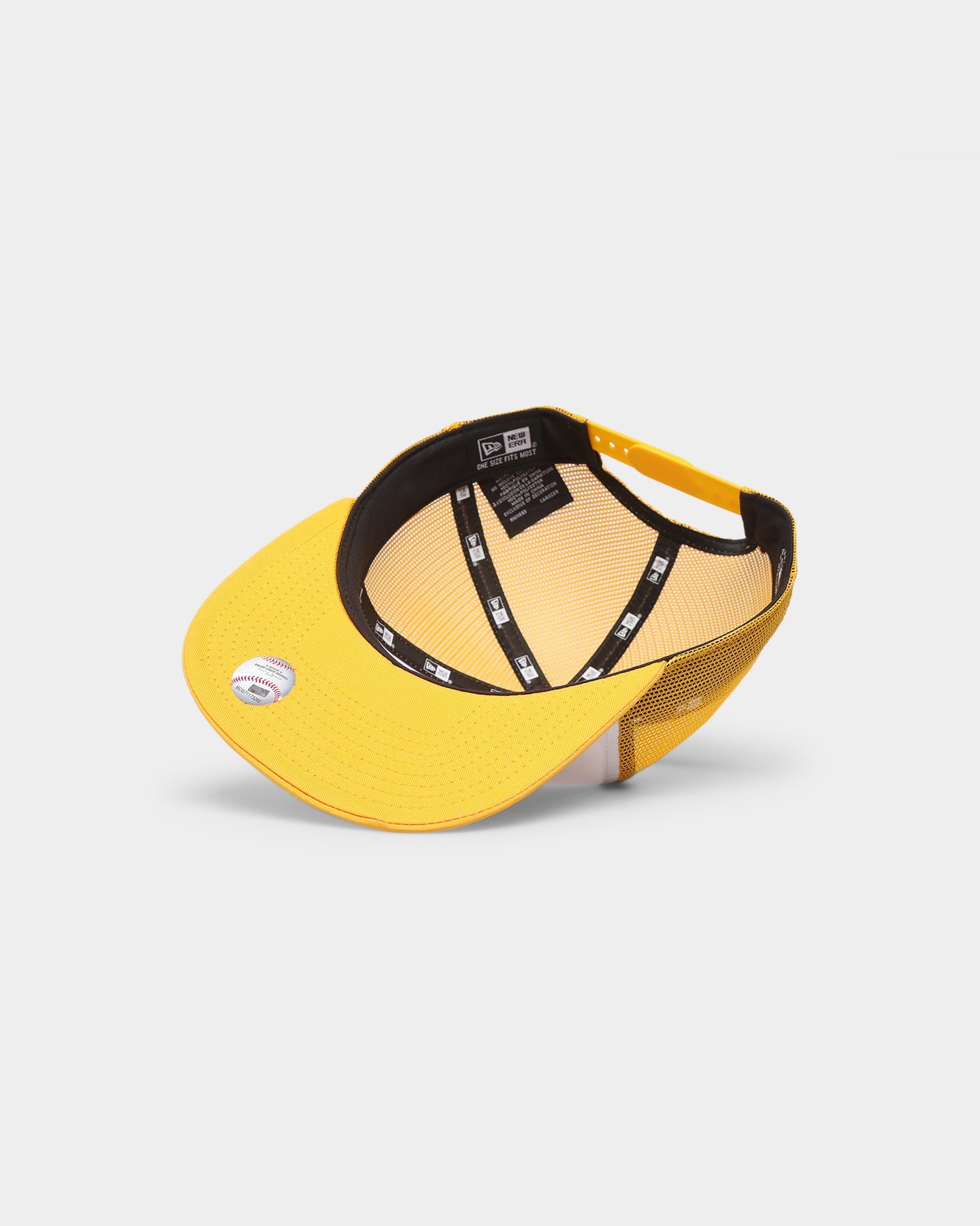 New Era Pittsburg Pirates 'Team Two-Tone' Prolight Old Golfer Trucker Snapback White/OTC