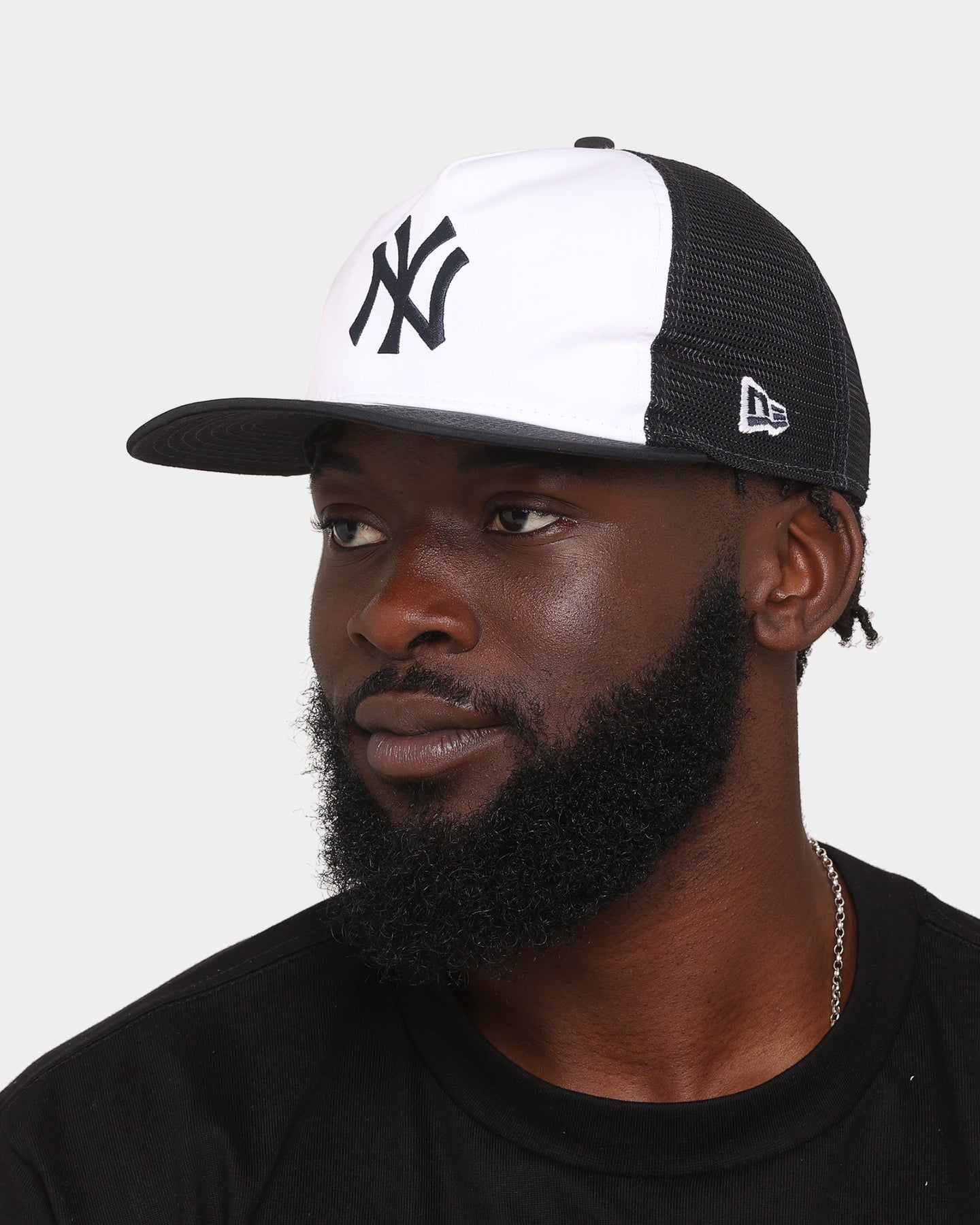 New Era New York Yankees 'Team Two-Tone' Prolight Old Golfer Trucker Snapback White/OTC