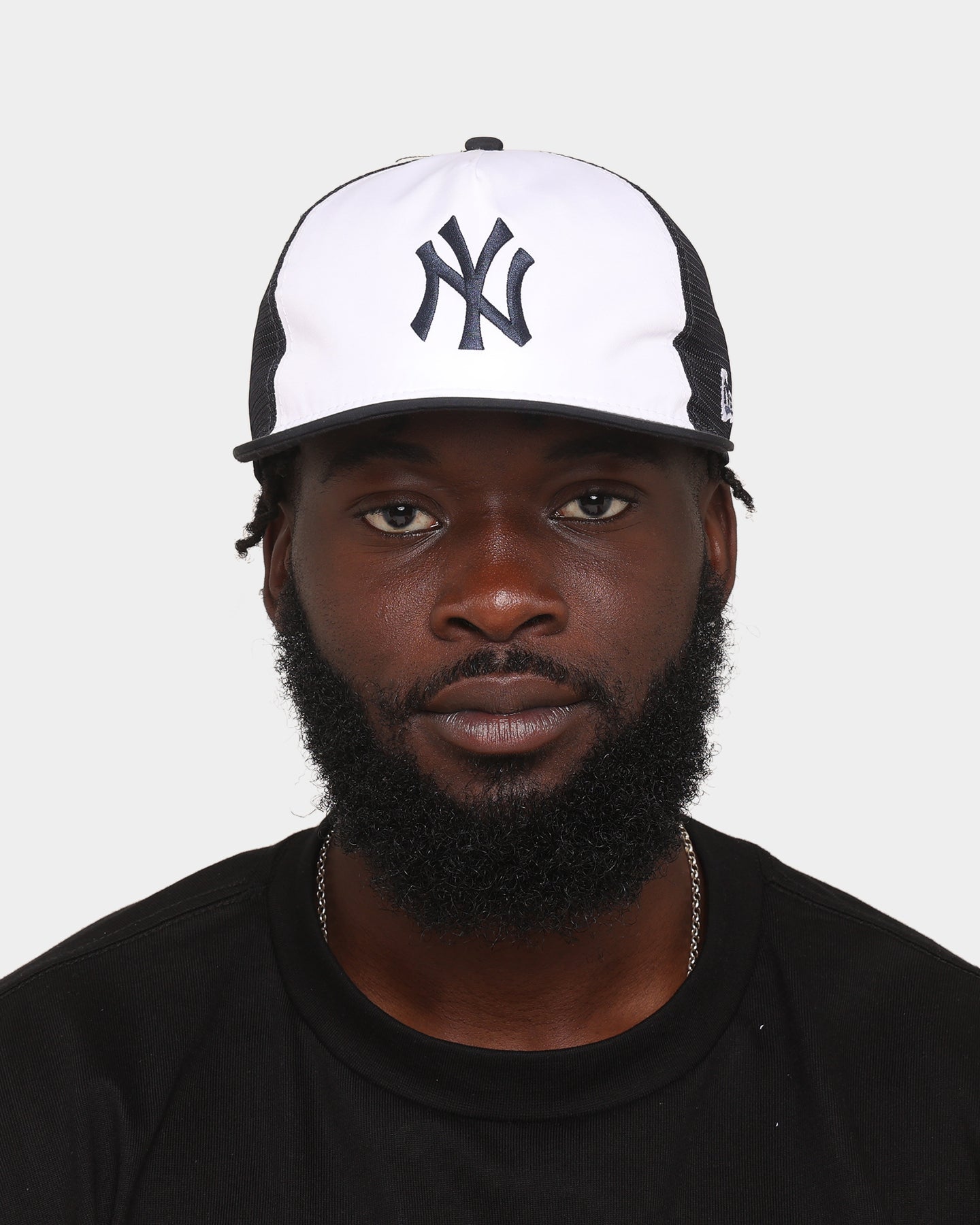New Era New York Yankees 'Team Two-Tone' Prolight Old Golfer Trucker Snapback White/OTC