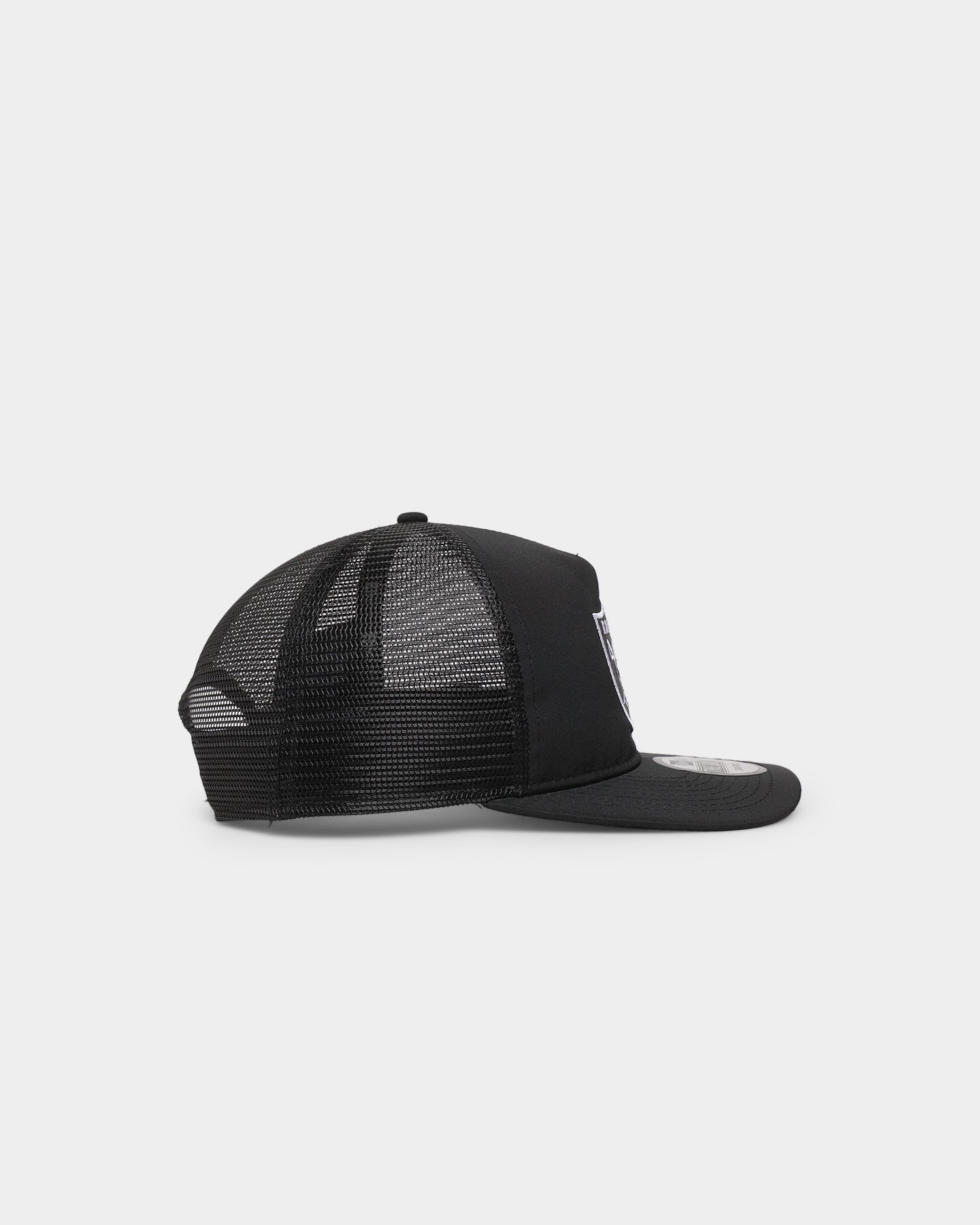 New Era Las Vegas Raiders 'OG Team Colour' Prolight Old Golfer Trucker Snapback OTC