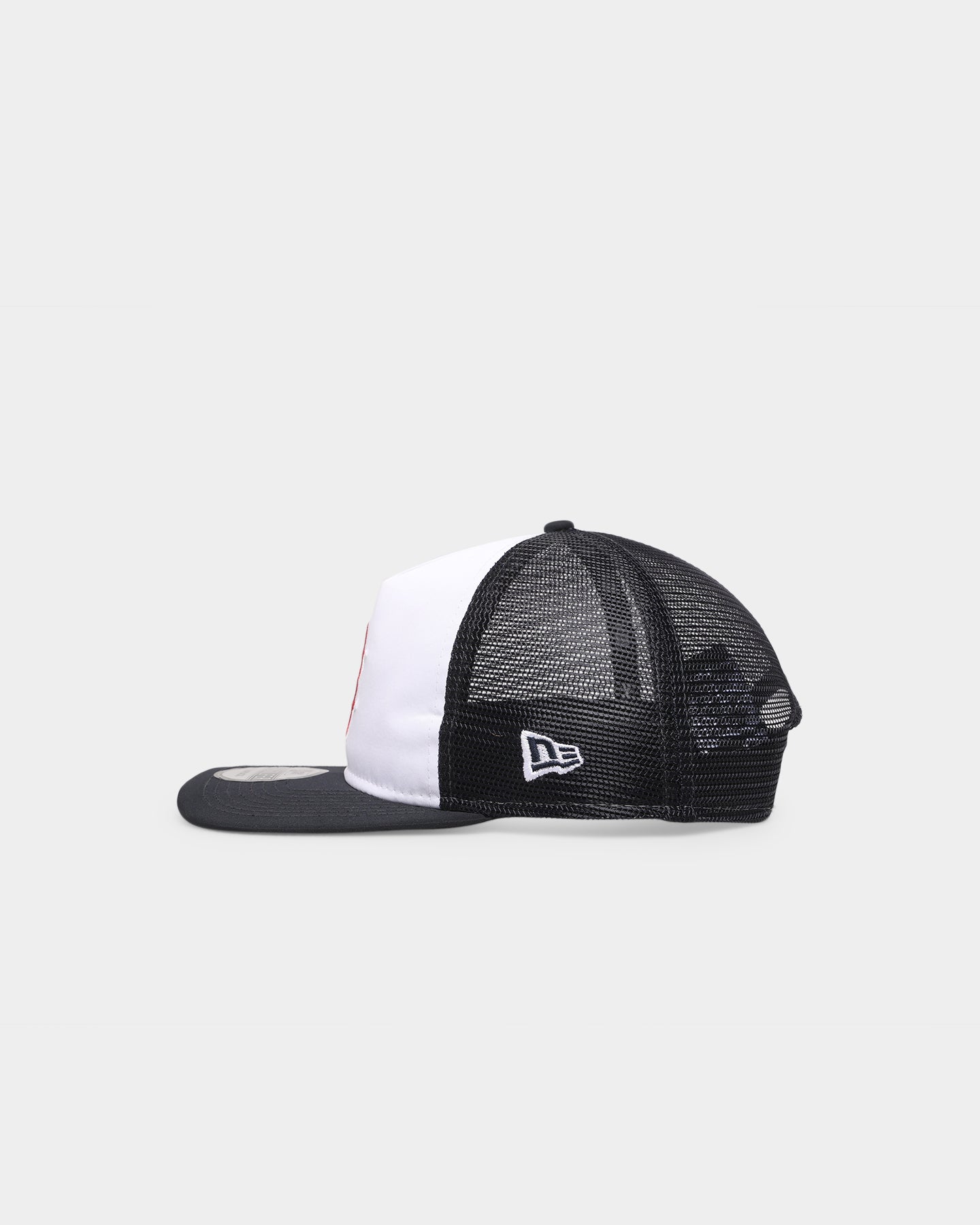 New Era Boston Red Sox 'Team Two-Tone' Prolight Old Golfer Trucker Snapback White/OTC