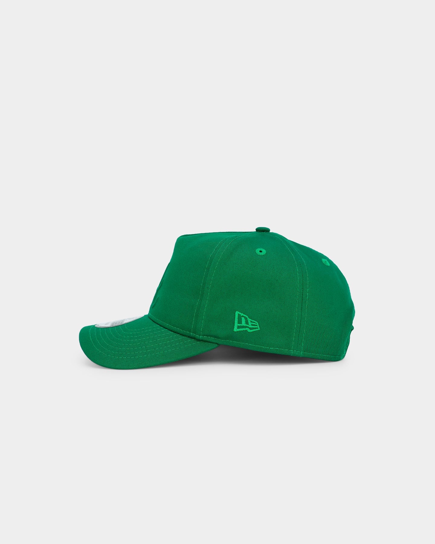 New Era Atlanta Braves 'Kelly Green Embossed Logo' Old Golfer Snapback Kelly Green