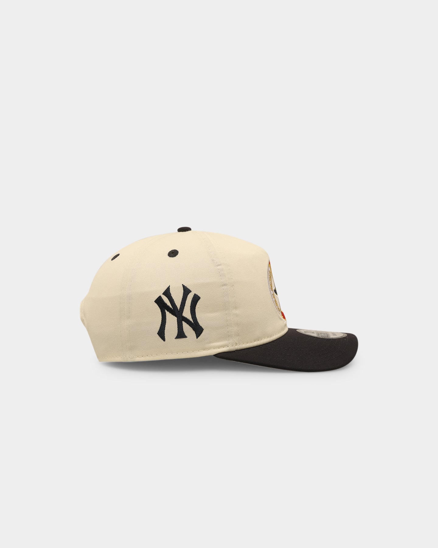 New Era New York Yankees 'World Series Through The Decades' Golfer Snapback Chrome White