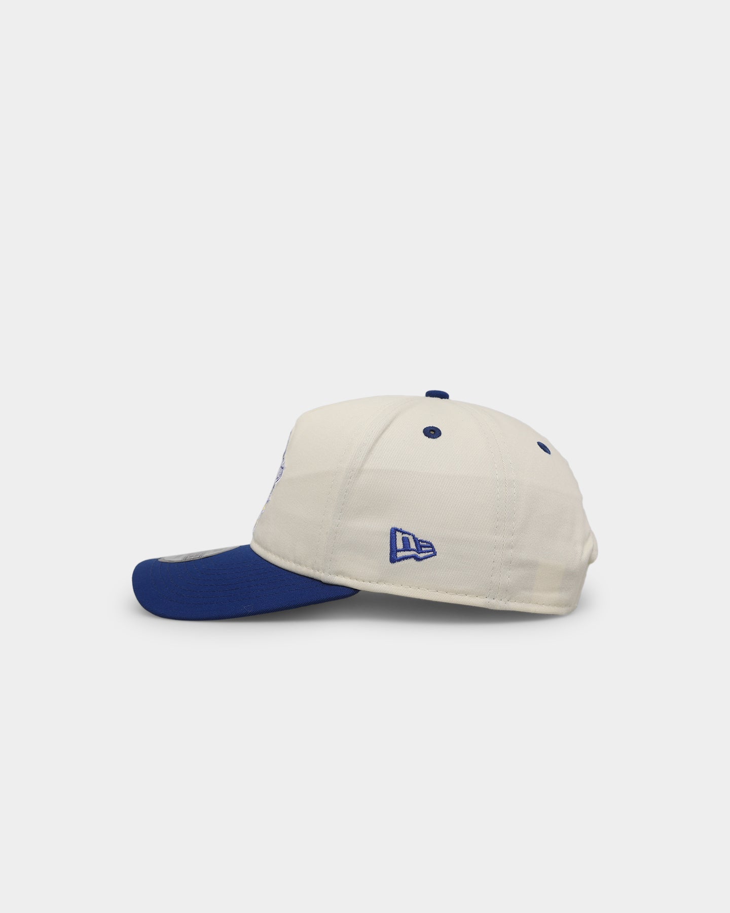 New Era New York Yankees '1990s World Series Through The Decades' 1999 World Series Golfer Snapback Chrome White