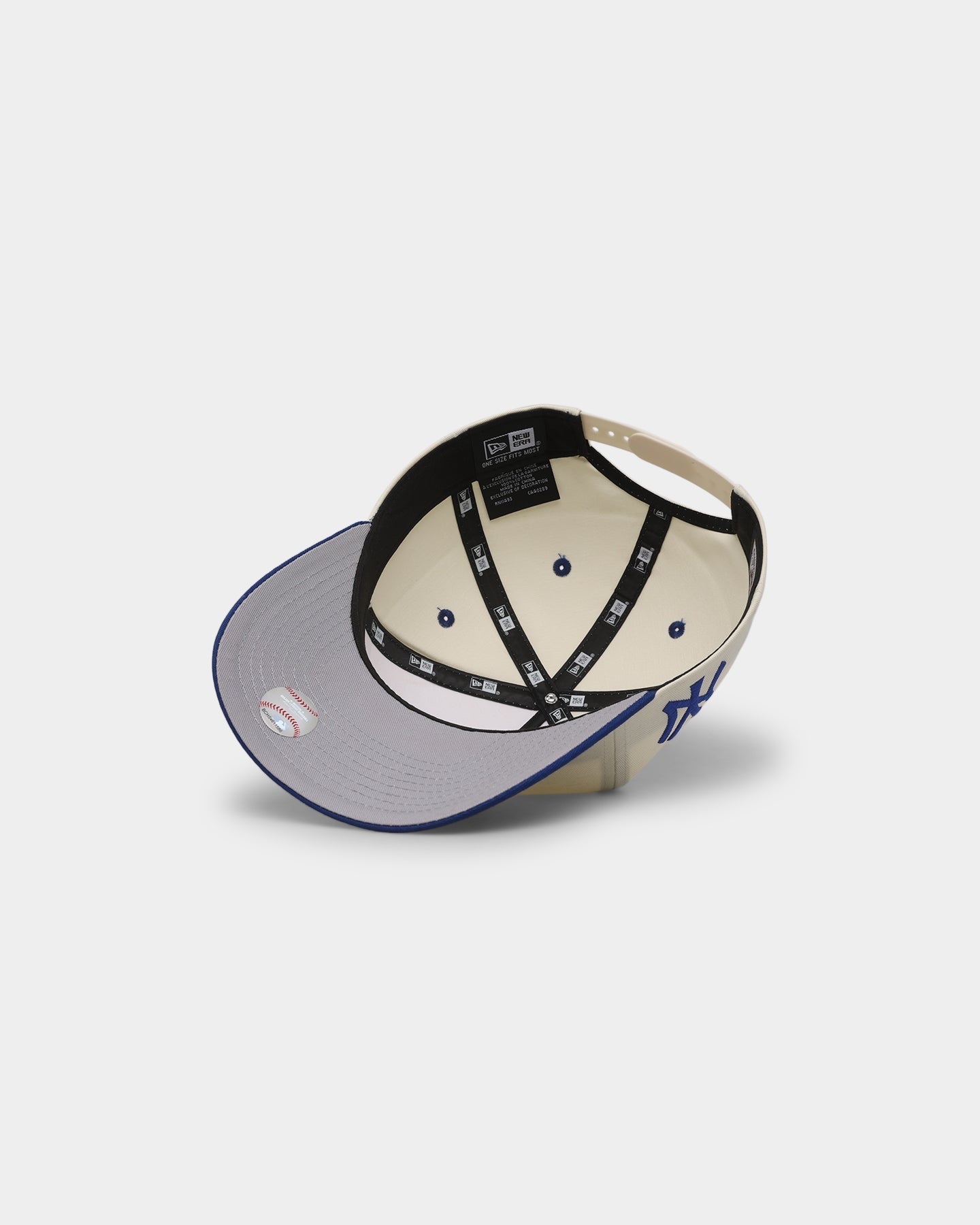 New Era New York Yankees '1990s World Series Through The Decades' 1999 World Series Golfer Snapback Chrome White