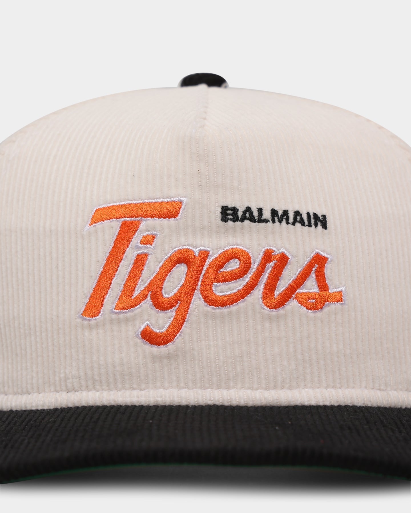 New Era West Tigers 'NRL Retro Script Corduroy' Golfer Snapback Chrome White