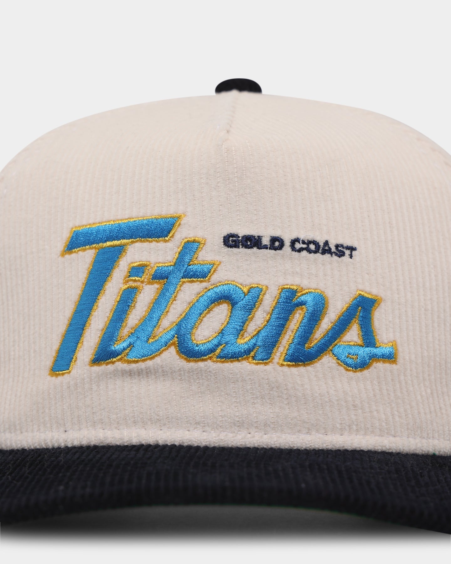 New Era Gold Coast Titans 'NRL Retro Script Corduroy' Golfer Snapback Chrome White