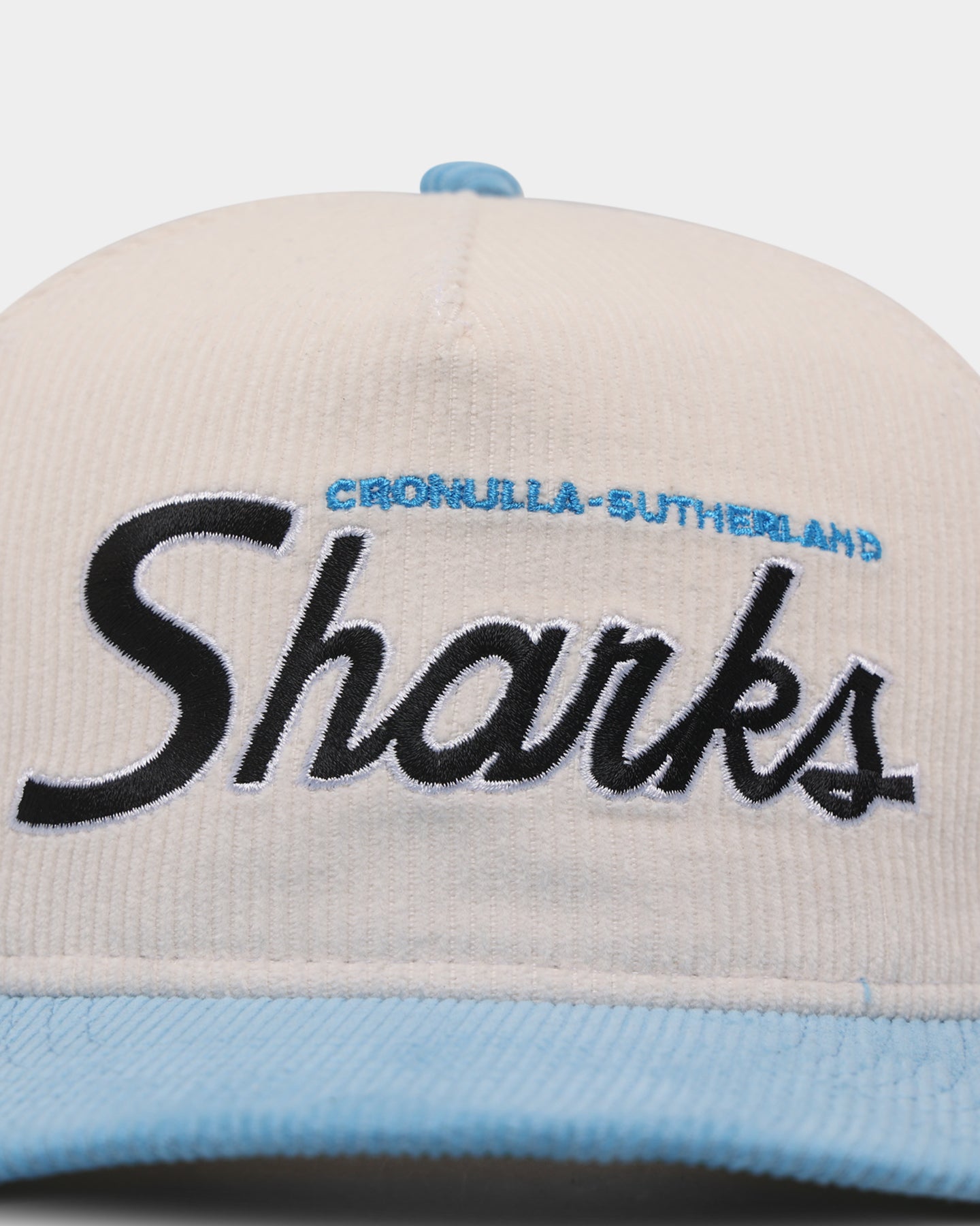 New Era Cronulla Sharks 'NRL Retro Script Corduroy' Golfer Snapback Chrome White