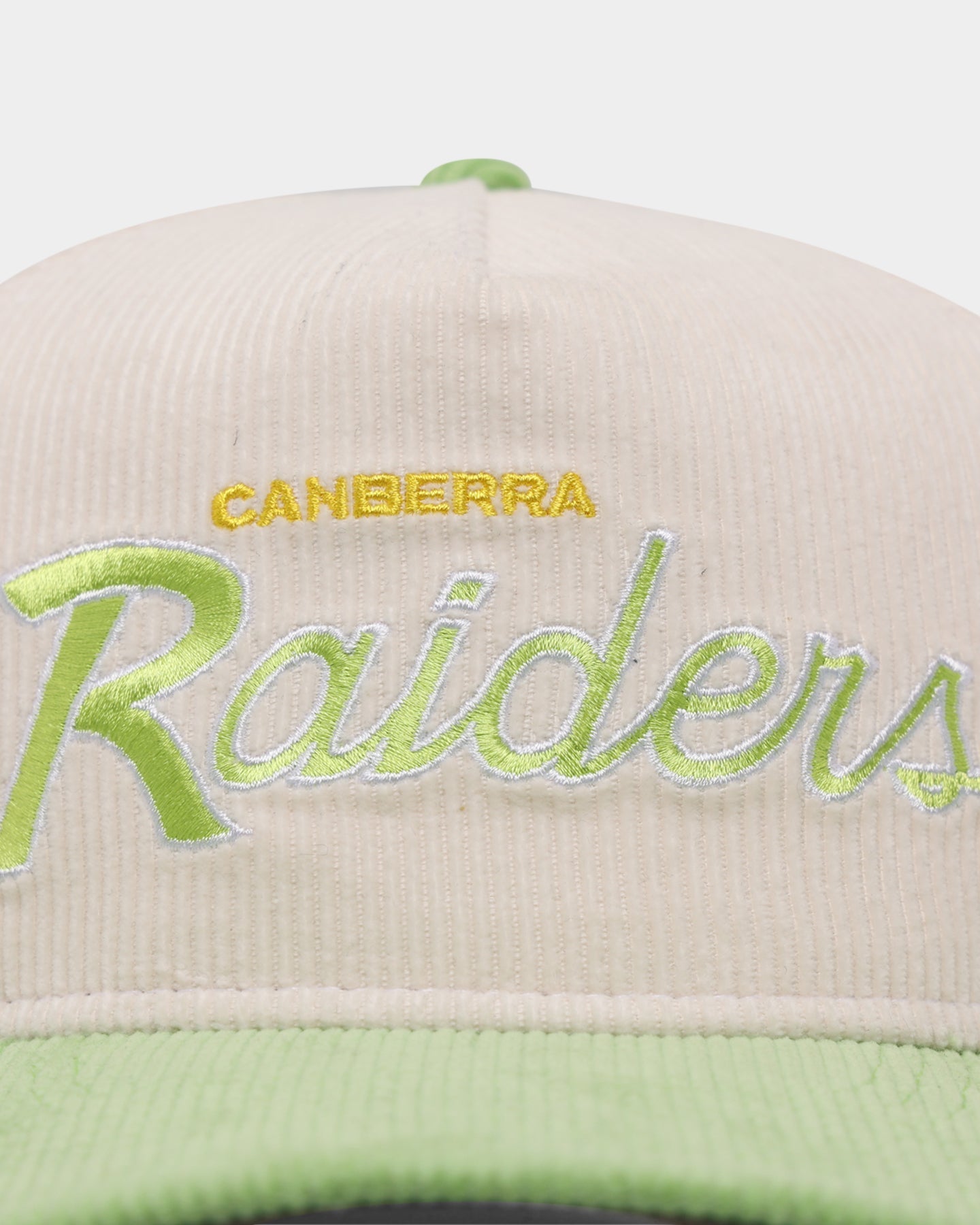 New Era Canberra Raiders 'NRL Retro Script Corduroy' Golfer Snapback Chrome White