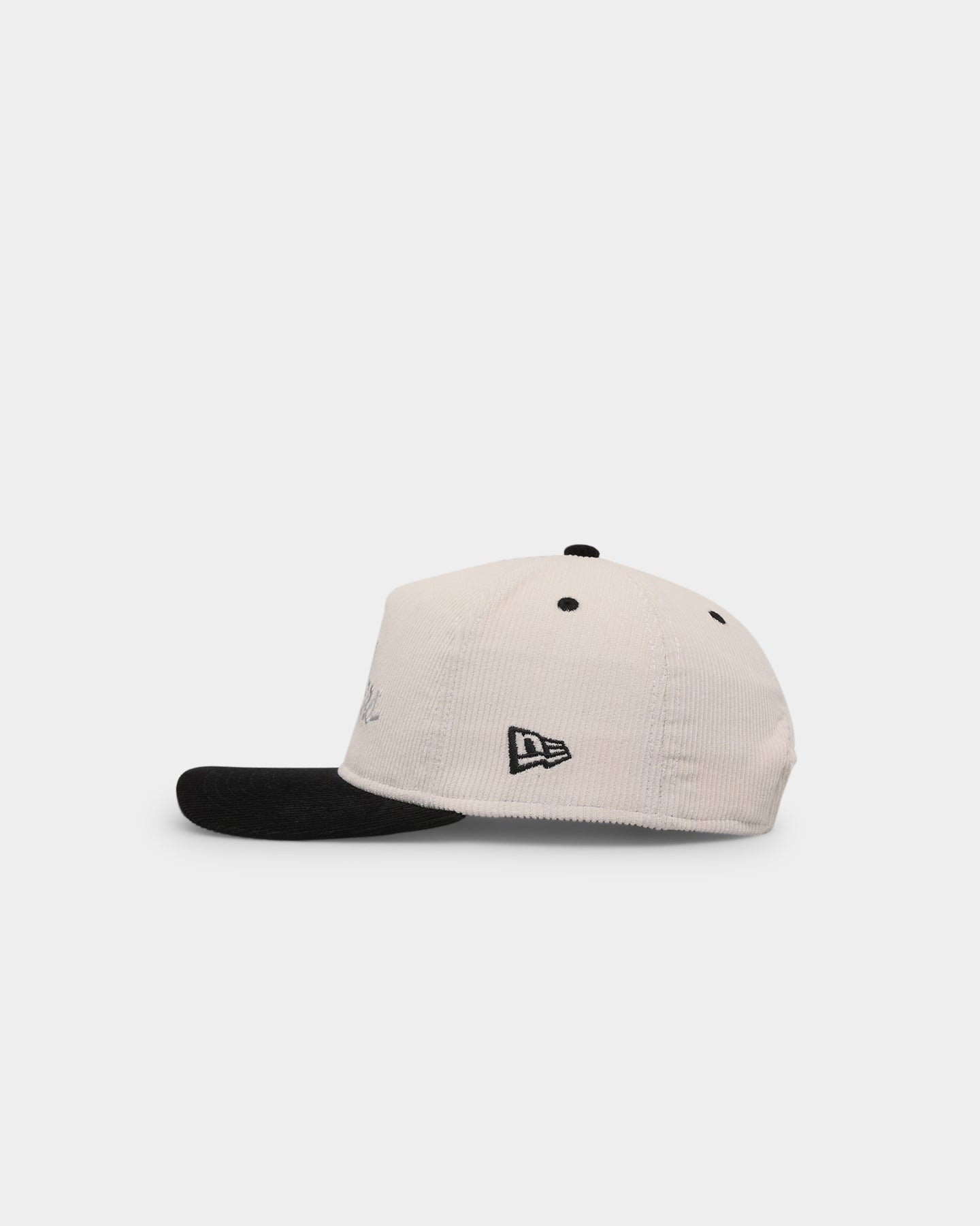 New Era Las Vegas Raiders 'Chrome Corduroy Throwback Script' Golfer Snapback Chrome White