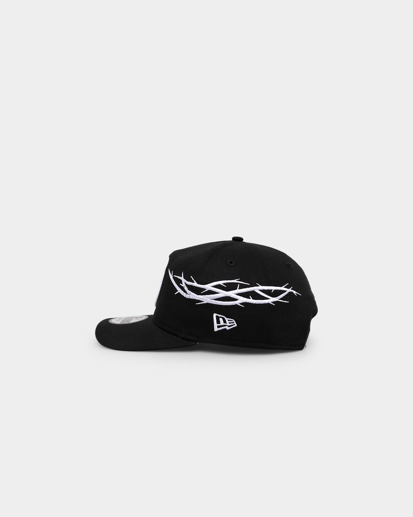 New Era Las Vegas Raiders 'Twisted Thorns' Golfer Pre-Curved Snapback Black