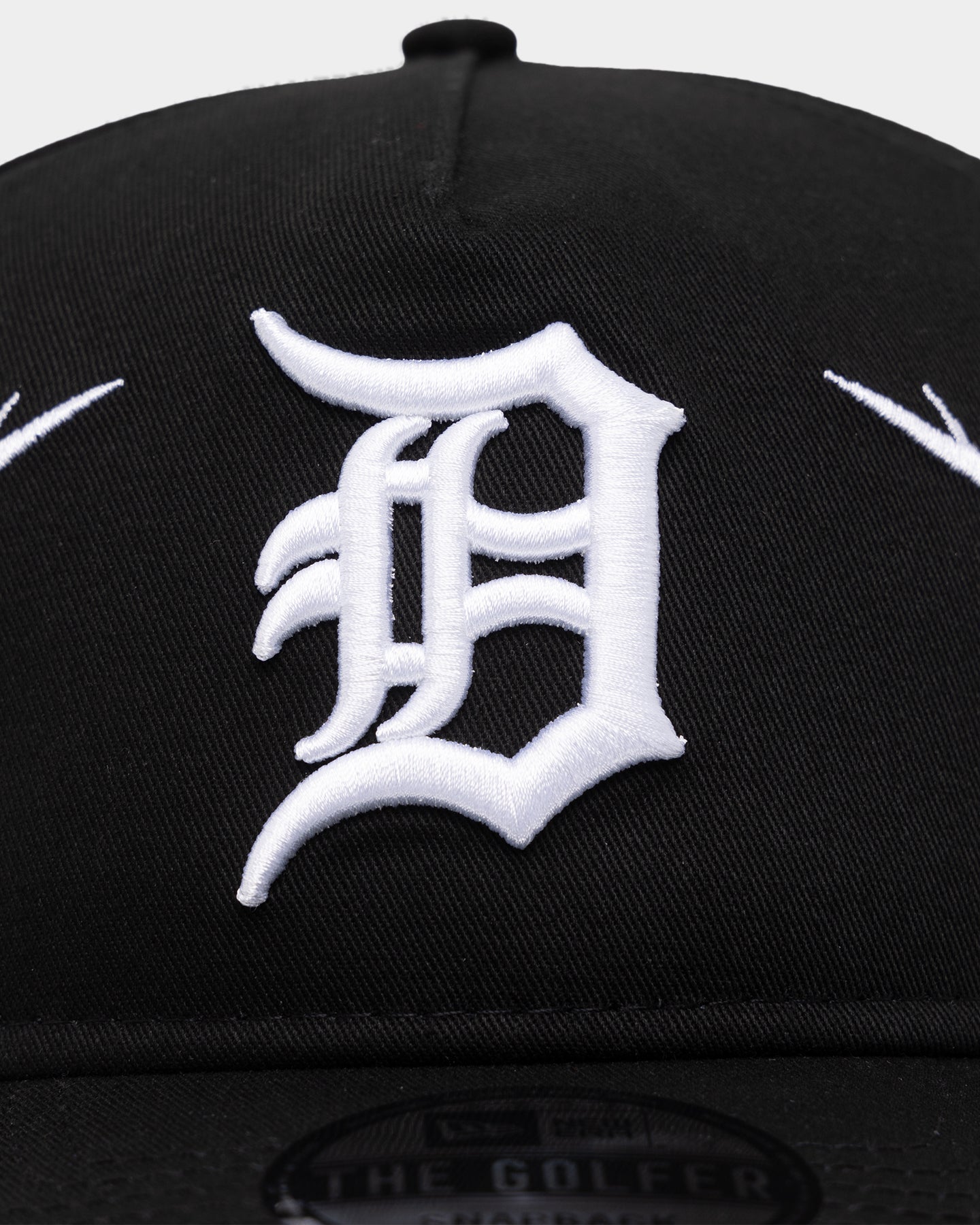 New Era Detroit Tigers 'Twisted Thorns' Golfer Pre-Curved Snapback Black