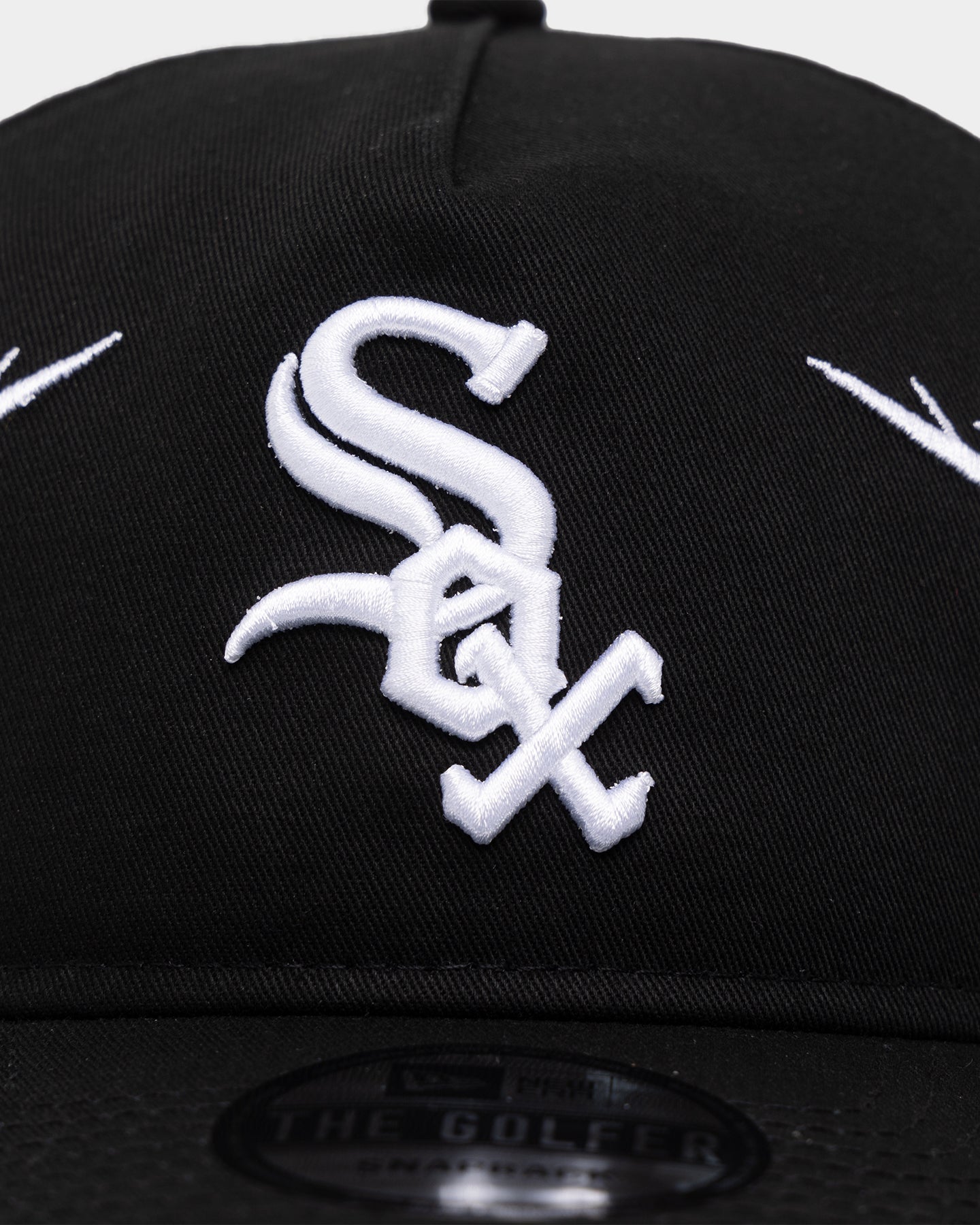 New Era Chicago White Sox 'Twisted Thorns' Golfer Pre-Curved Snapback Black