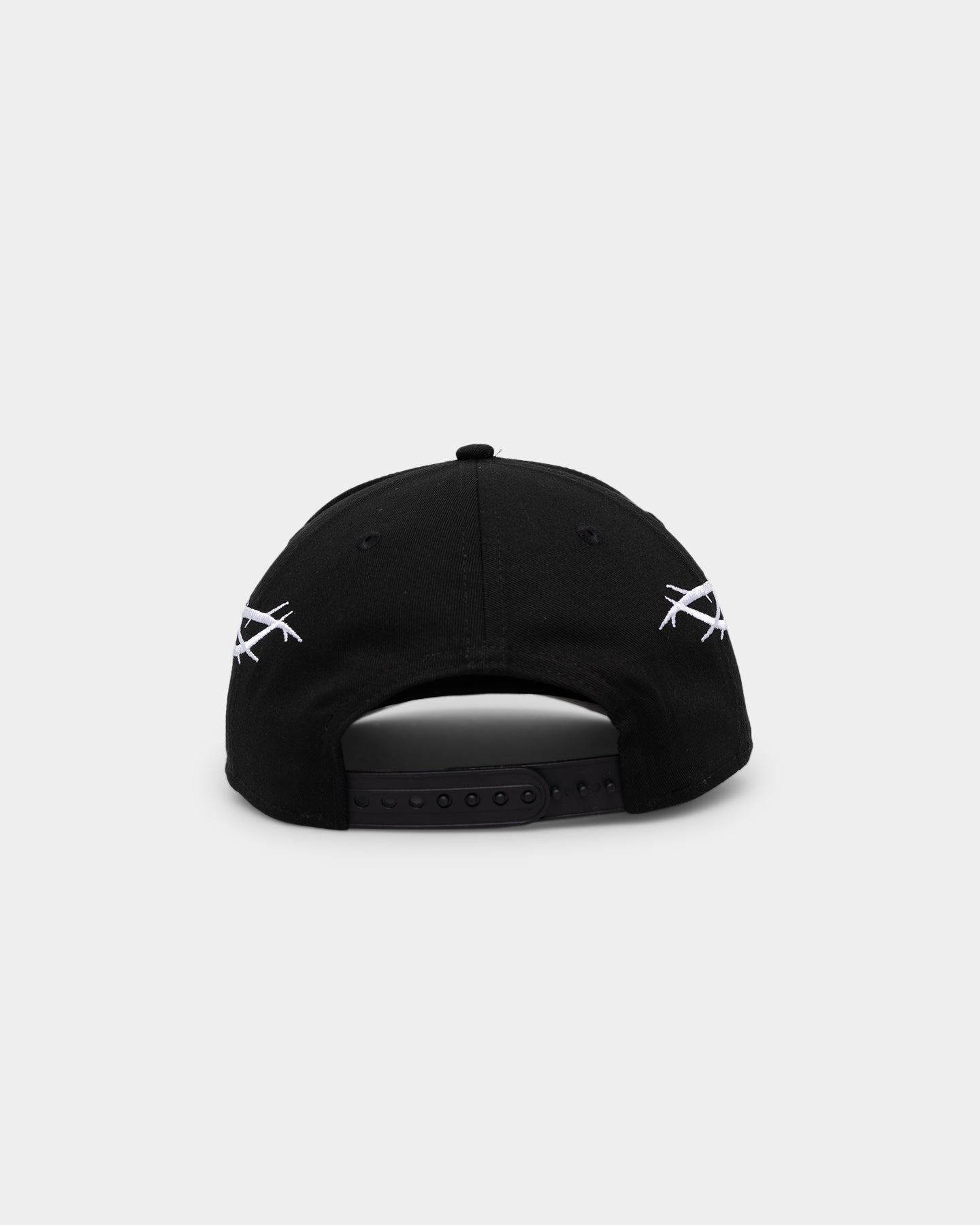 New Era Chicago Bulls 'Twisted Thorns' Golfer Pre-Curved Snapback Black
