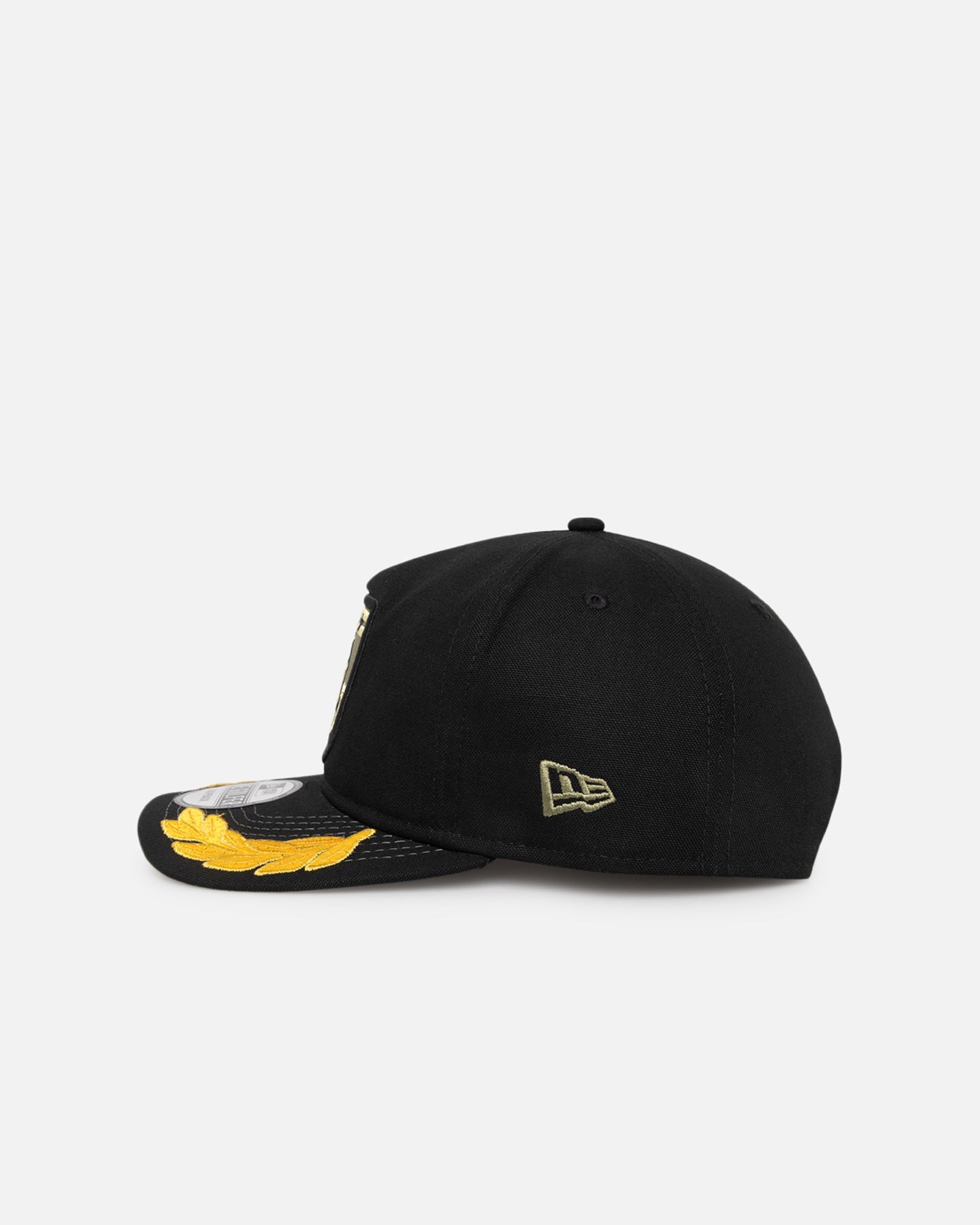 New Era New York Yankees 'Military Patch' Pre-Curved Golfer Snapback Black