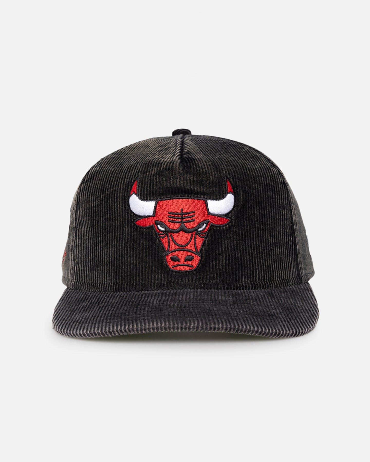 New Era Chicago Bulls 'Washed Corduroy Golfer' Pre-Curved Golfer Snapback Washed Black